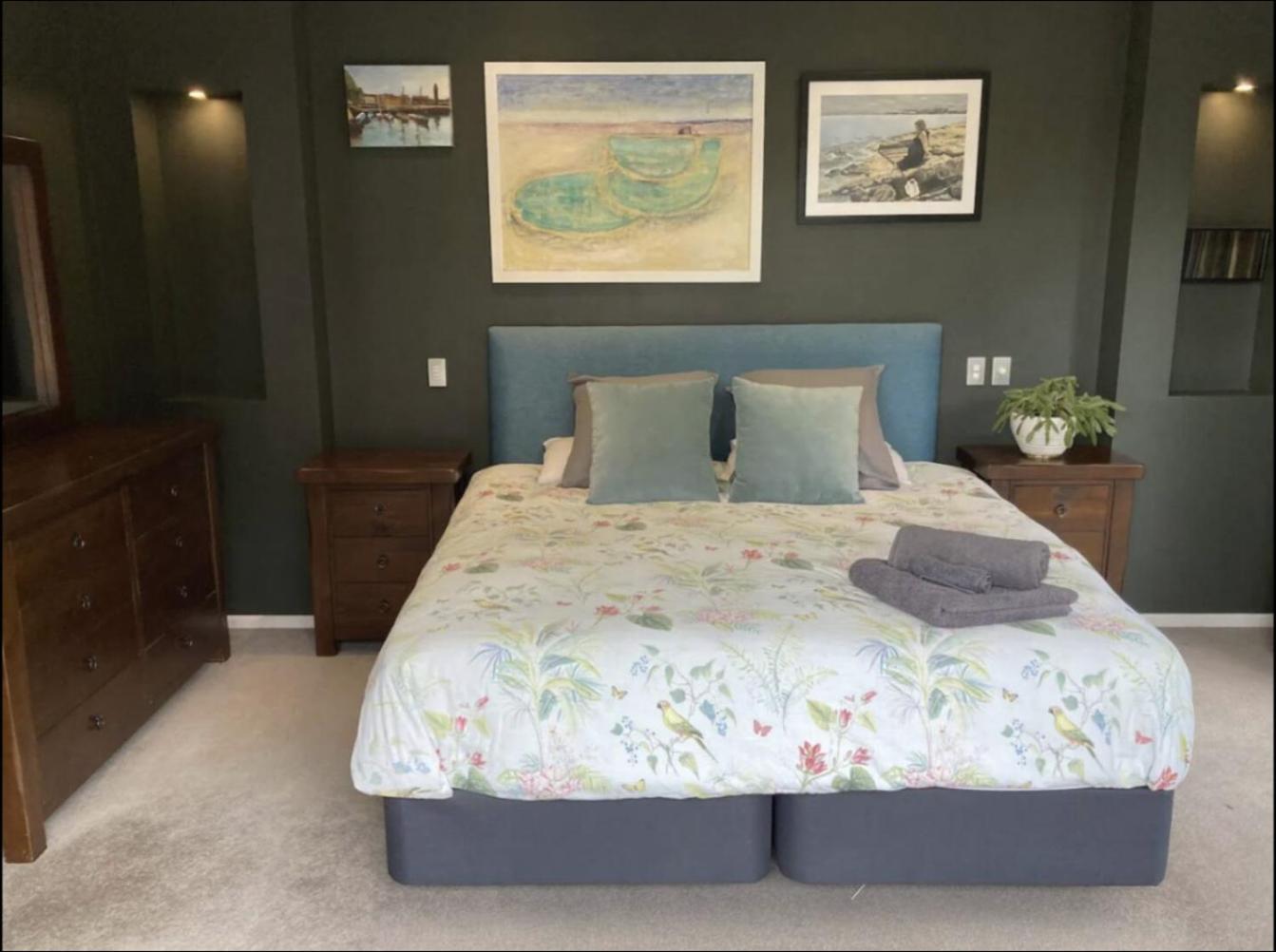 Luxurious 5 Bedroom home with heated pool view 4