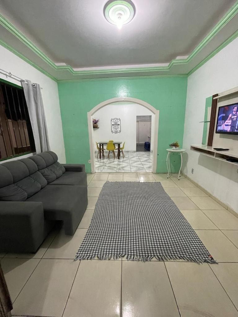 Casa térrea a 2 min da praia dos anjos