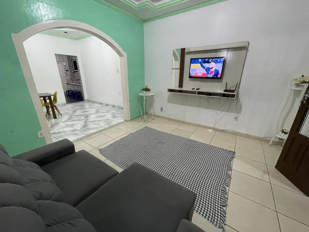 Casa térrea a 2 min da praia dos anjos