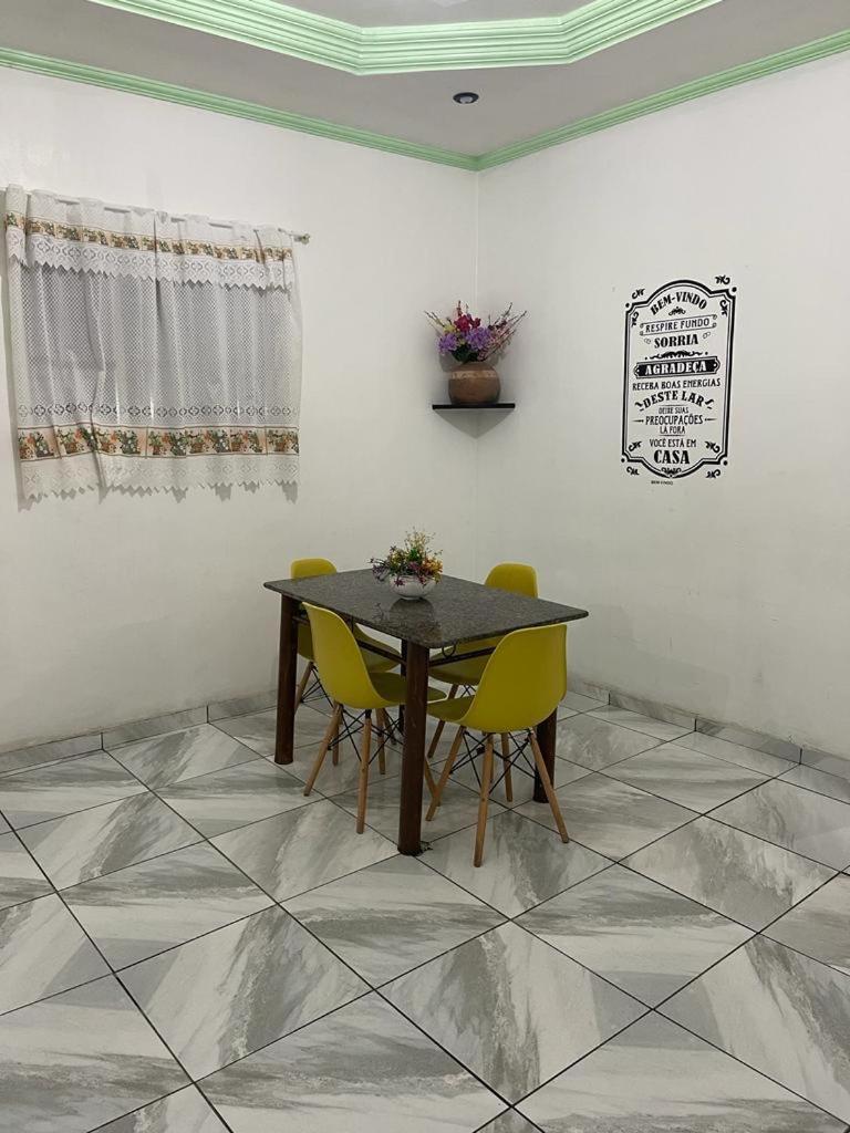 Casa térrea a 2 min da praia dos anjos
