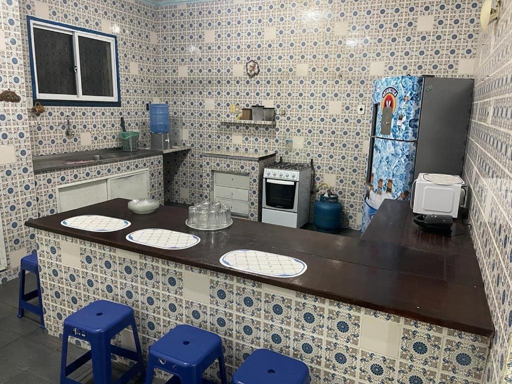 Casa térrea a 2 min da praia dos anjos