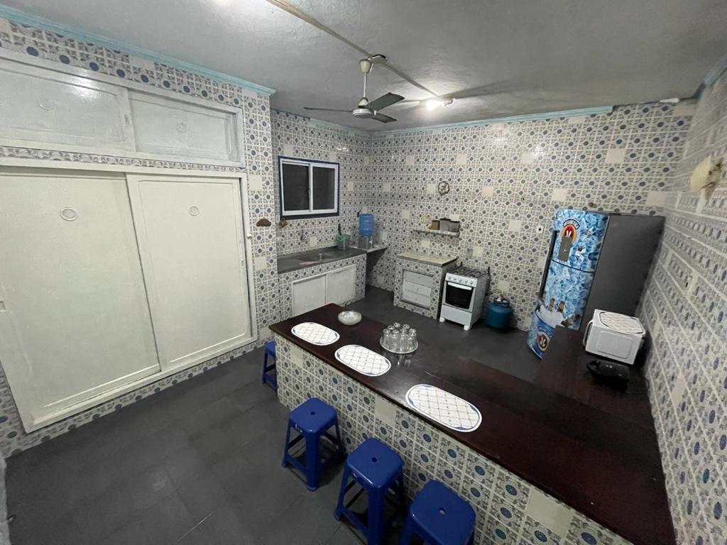 Casa térrea a 2 min da praia dos anjos