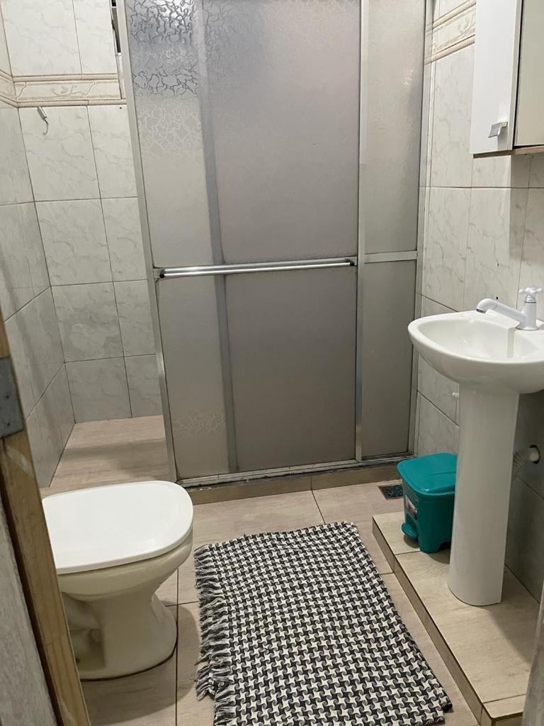 Casa térrea a 2 min da praia dos anjos