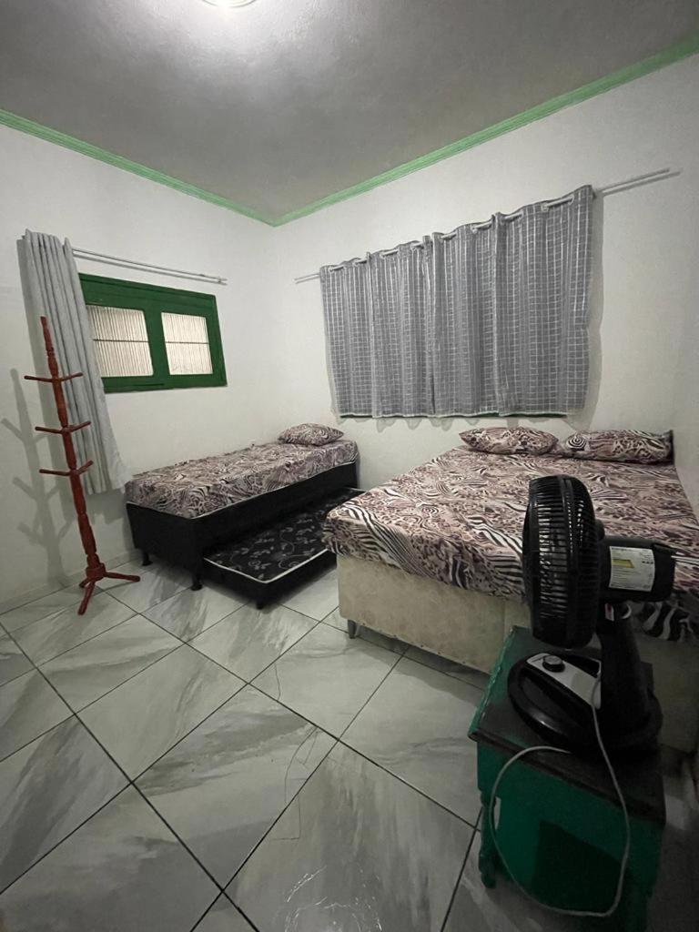 Casa térrea a 2 min da praia dos anjos