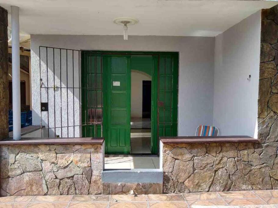 Casa térrea a 2 min da praia dos anjos