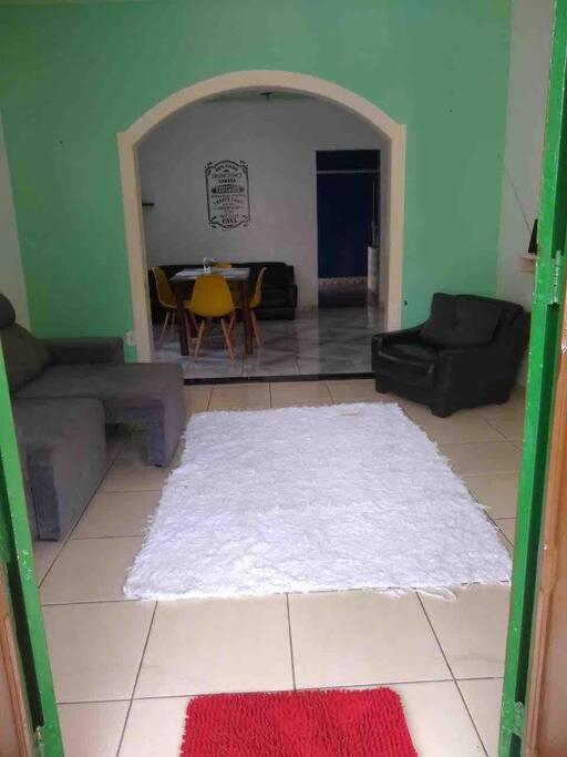 Casa térrea a 2 min da praia dos anjos