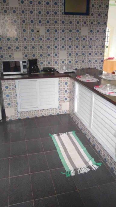 Casa térrea a 2 min da praia dos anjos