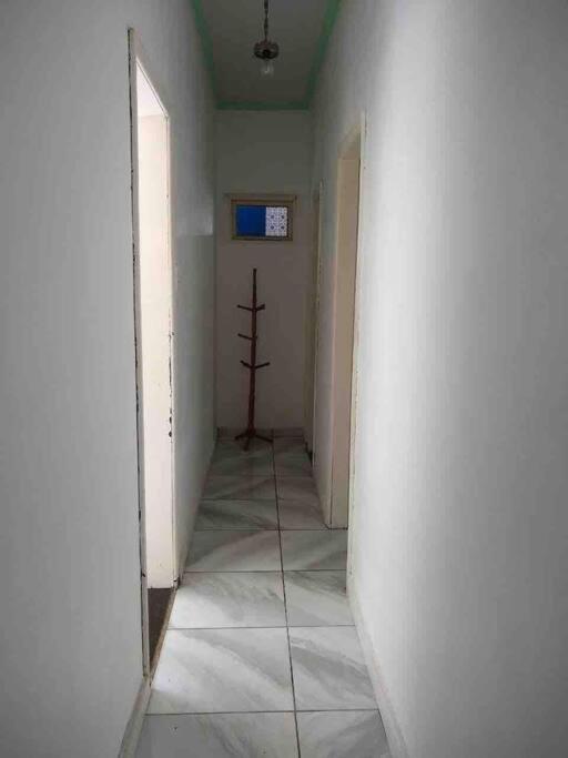 Casa térrea a 2 min da praia dos anjos