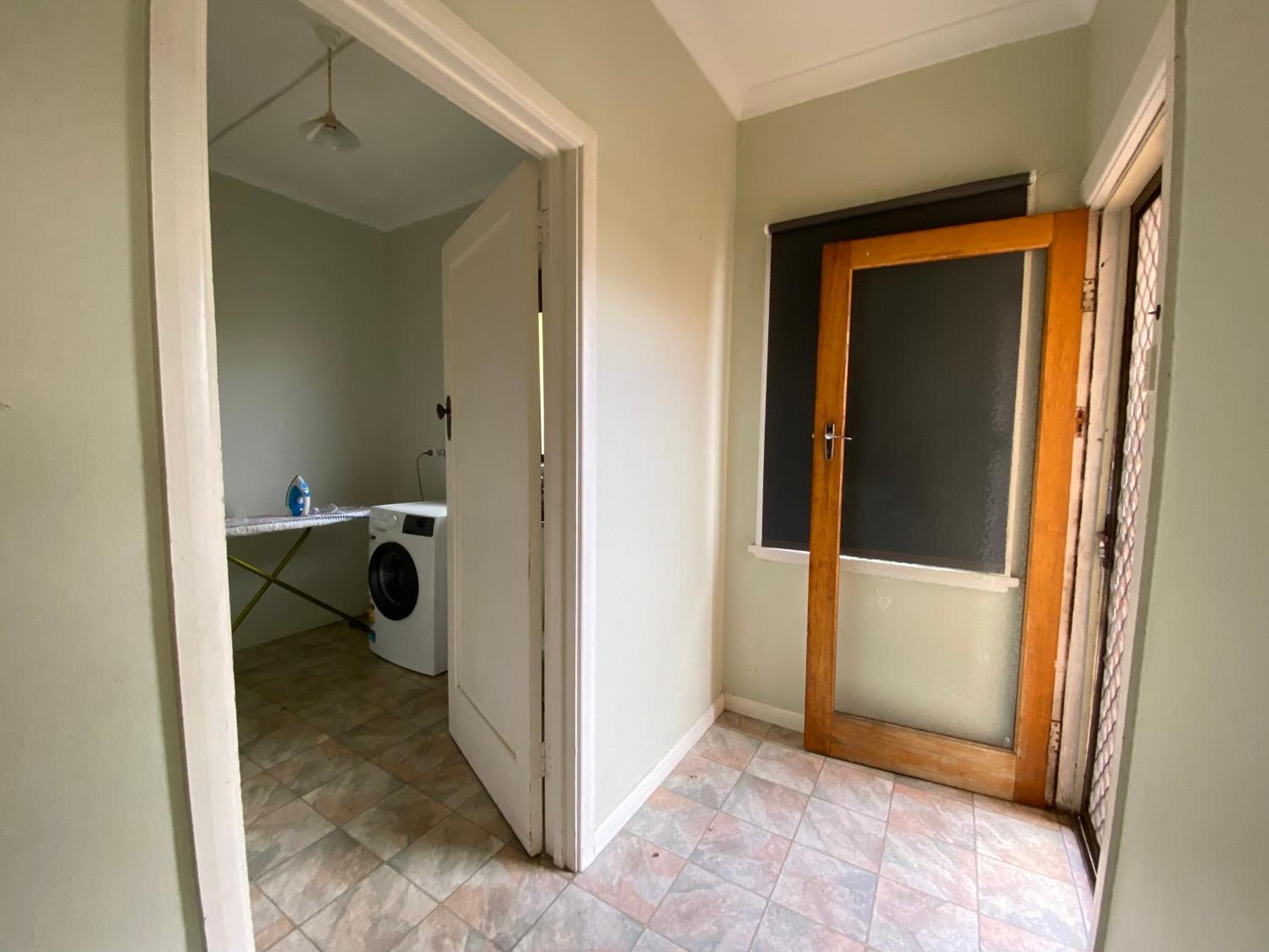 6 Beds-Whole House with 4 bedrooms -Stawell - share accommodation - 3 rooms for 5 gusts are available