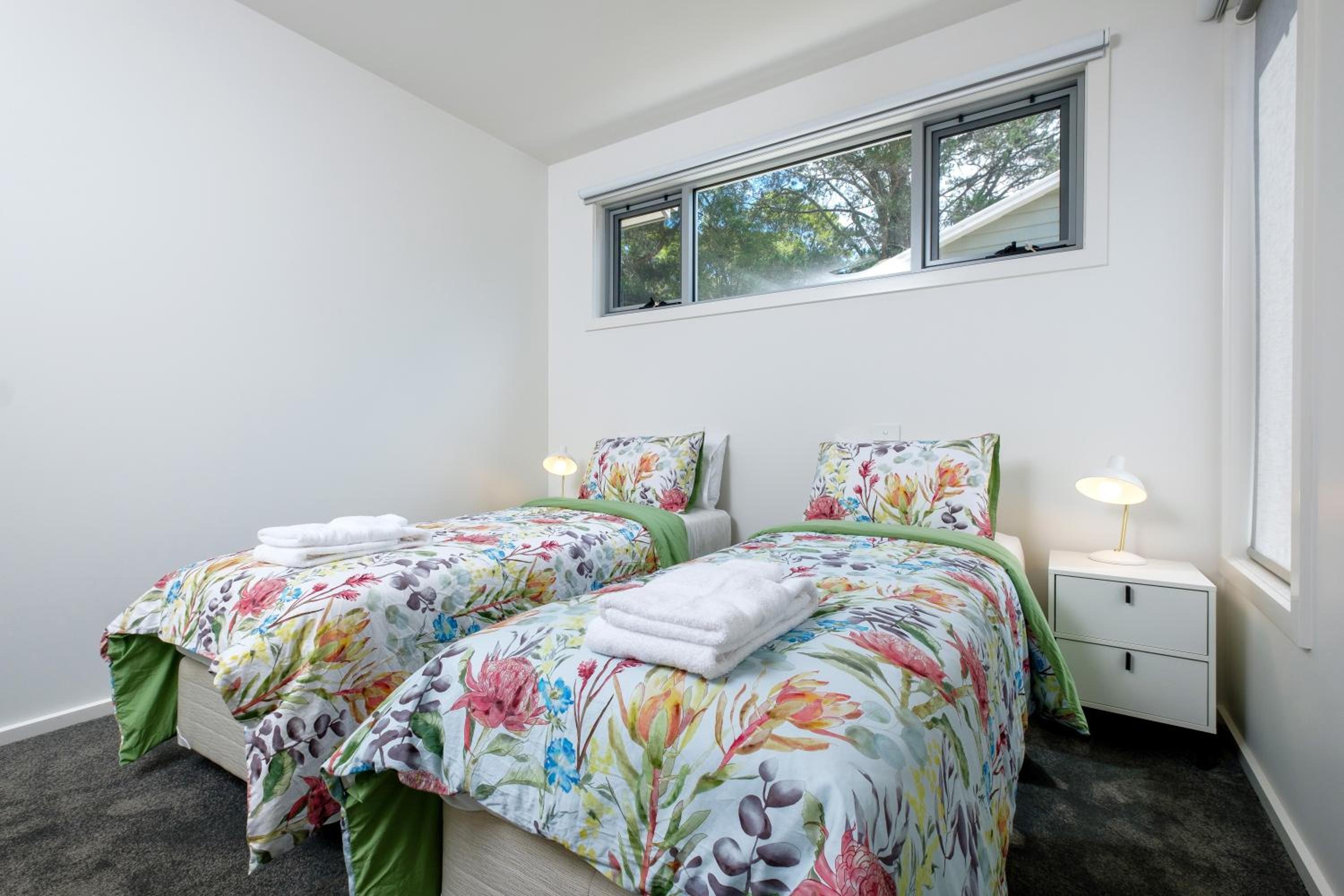 Serenity HG4 4Br 3&half Ba with Absolute National Park Frontage