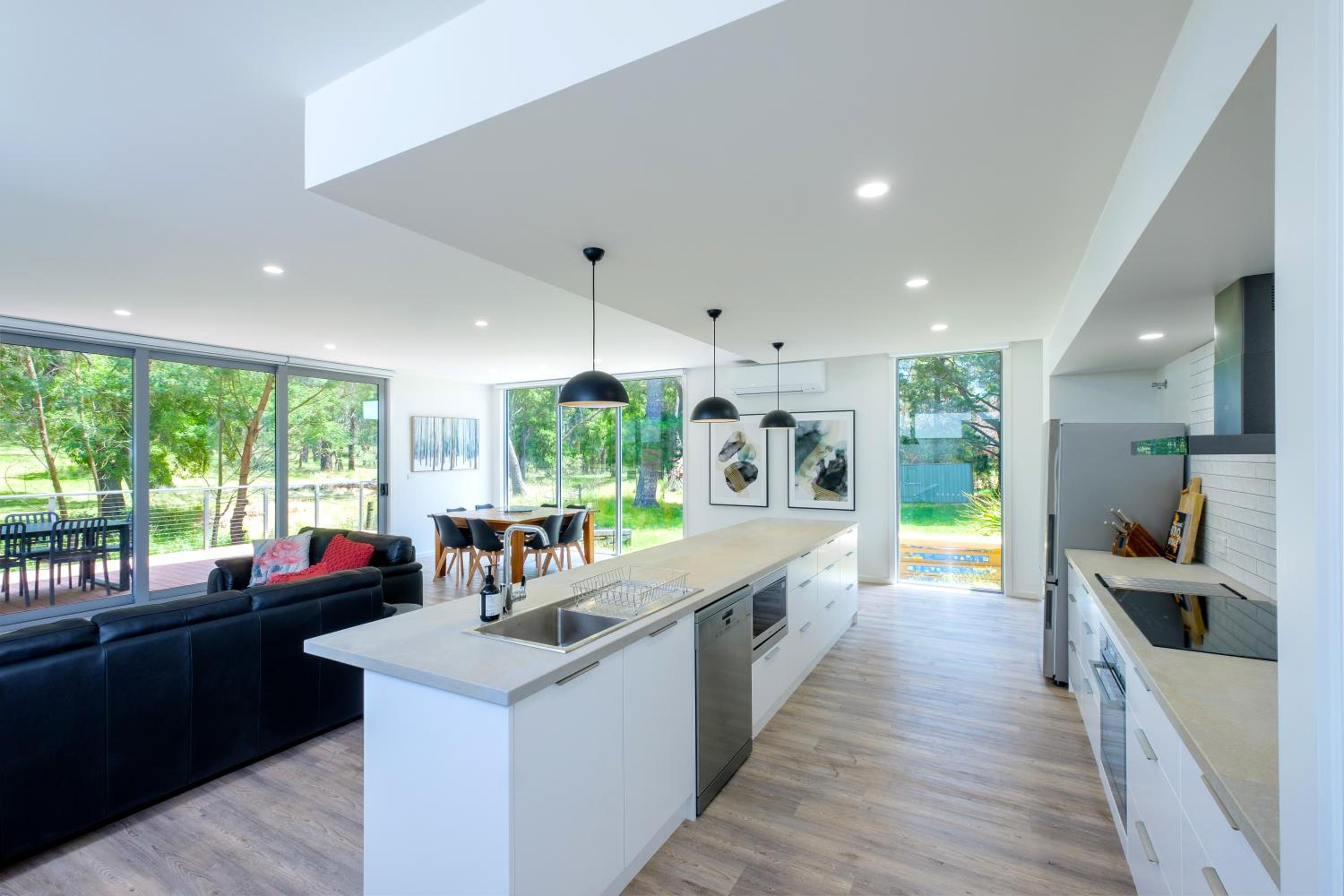 Serenity HG4 4Br 3&half Ba with Absolute National Park Frontage
