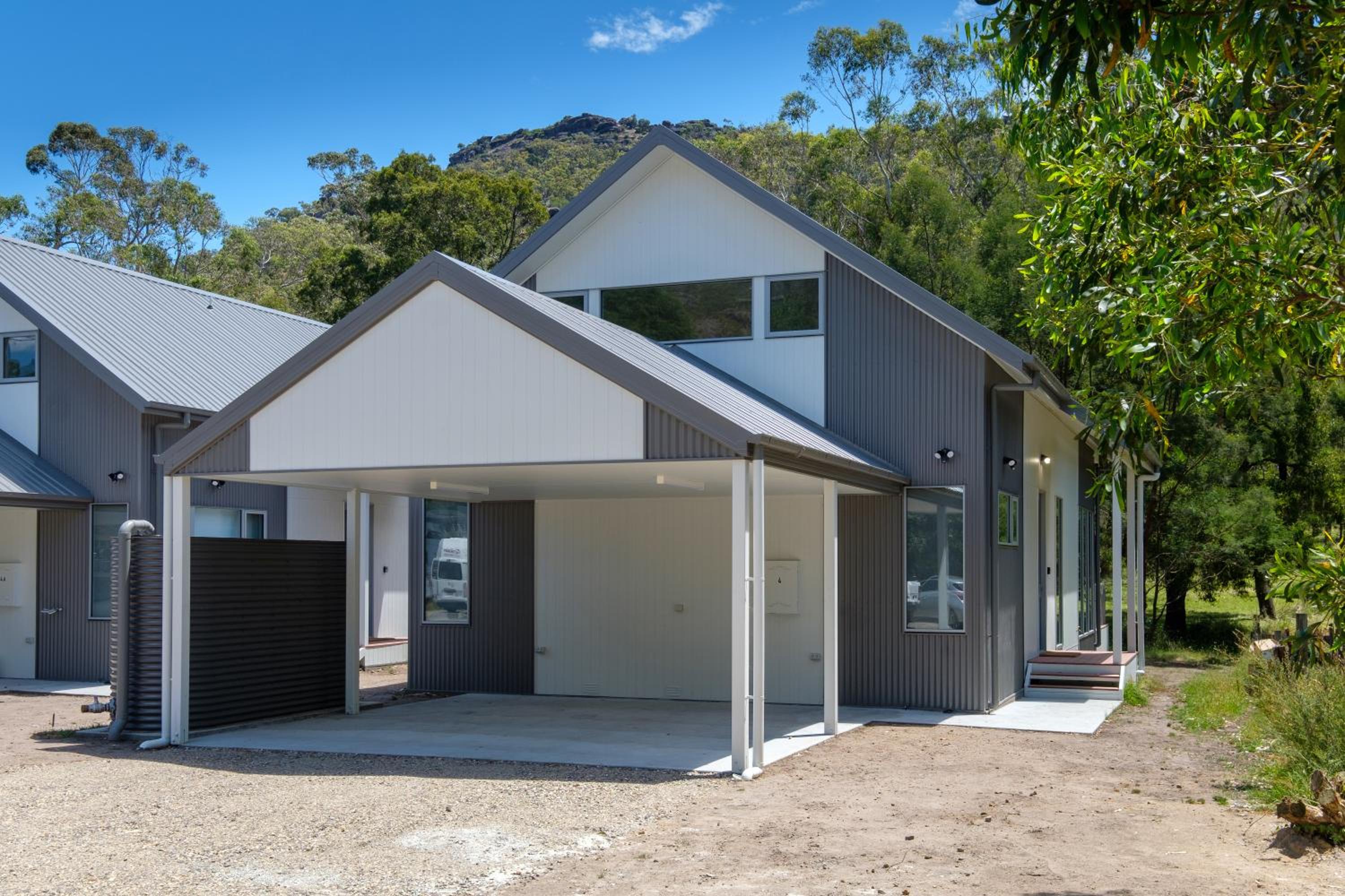 Serenity HG4 4Br 3&half Ba with Absolute National Park Frontage