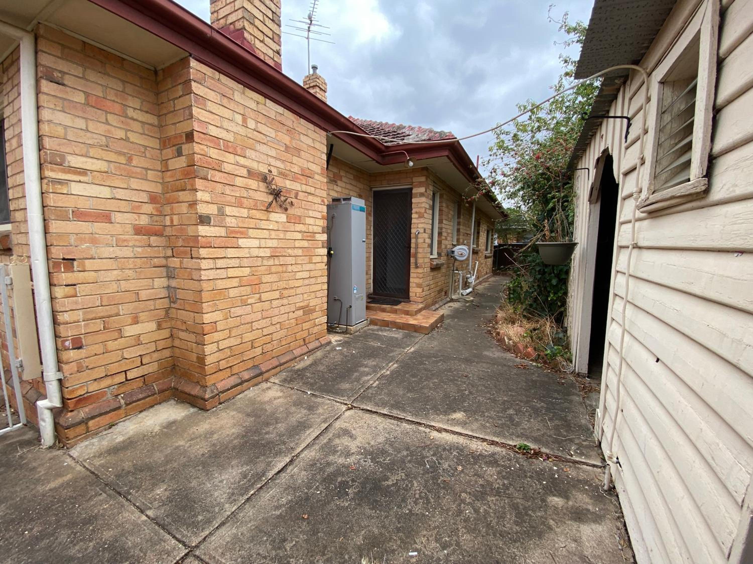 6 Beds-Whole House with 4 bedrooms -Stawell - share accommodation - 3 rooms for 5 gusts are available