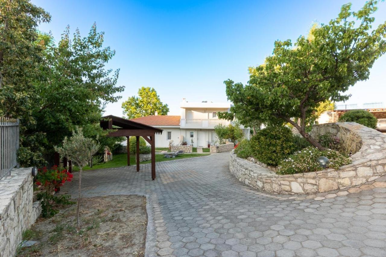 Hotel Rafkos Mansion 'Luxury Suites & Apartments' - Image 1