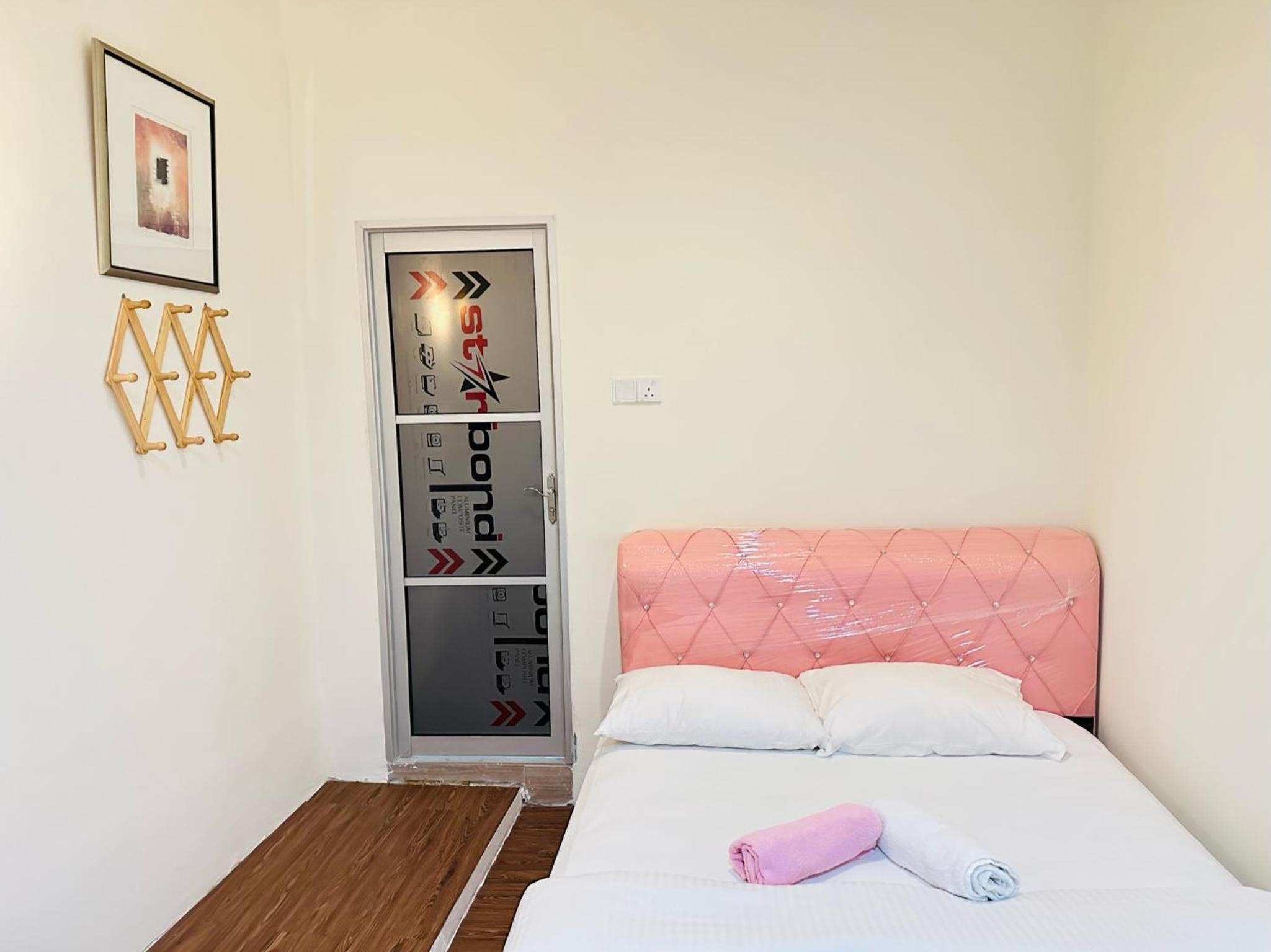 The Explorers Guesthouse and Hostel