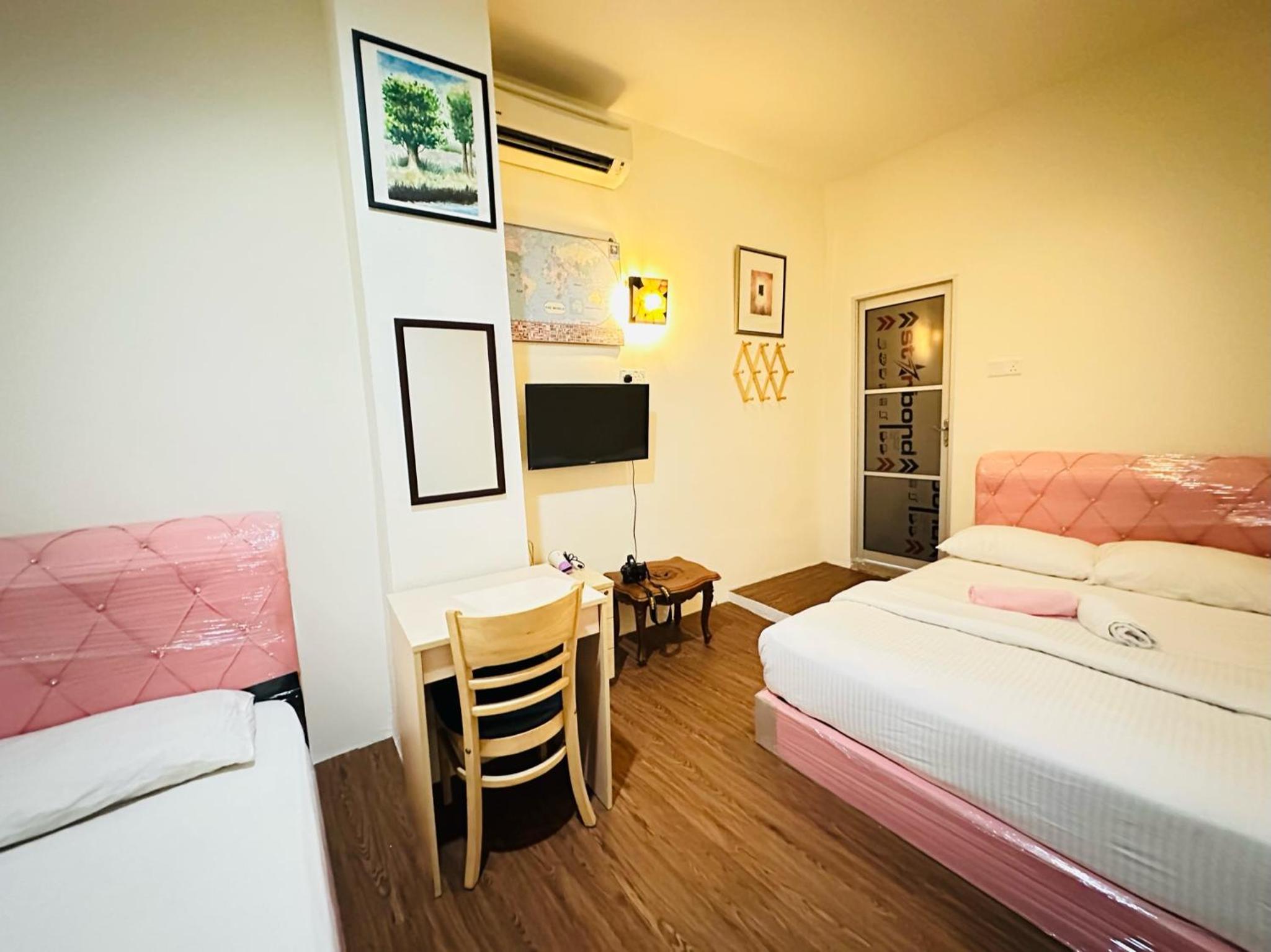 The Explorers Guesthouse and Hostel