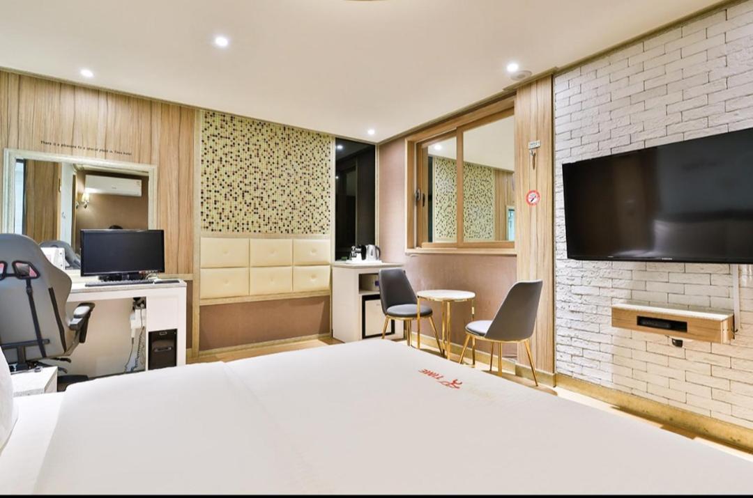 Time Hotel