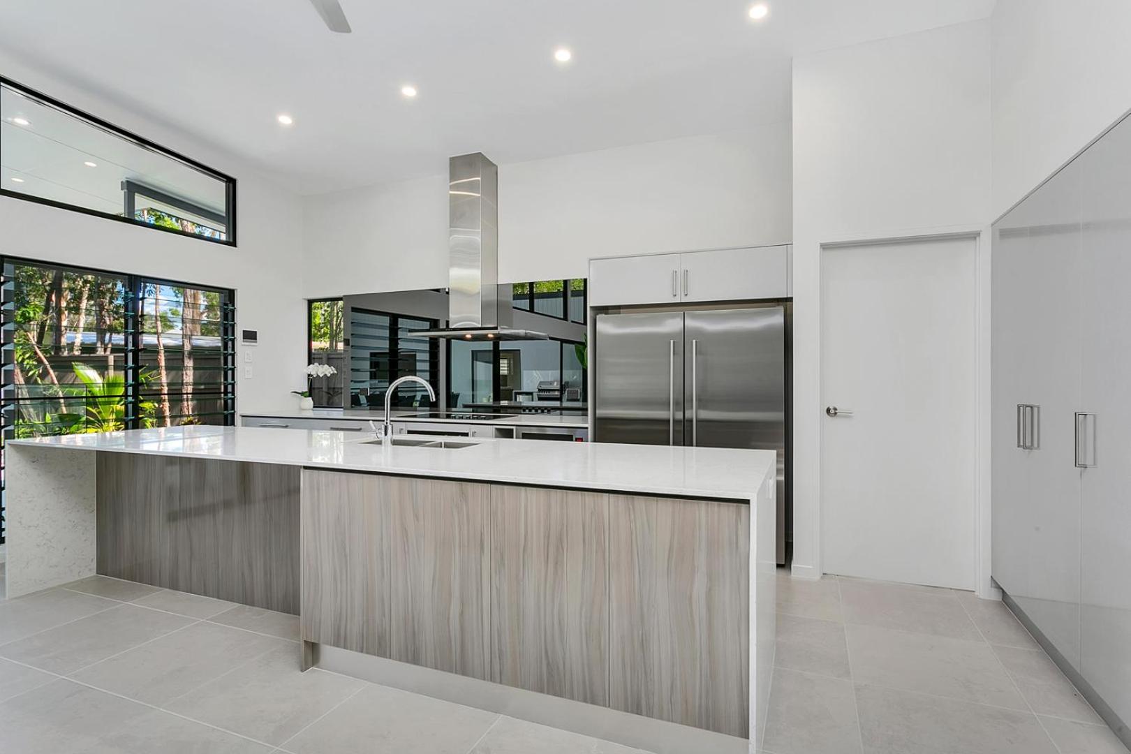 Tiino Villa with Heated Pool Clifton Beach