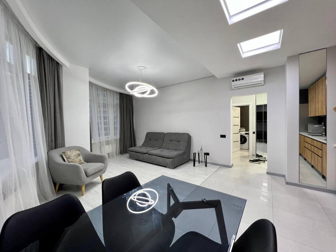 44 Pearl Stylish 1-bedroom Apartment view 4