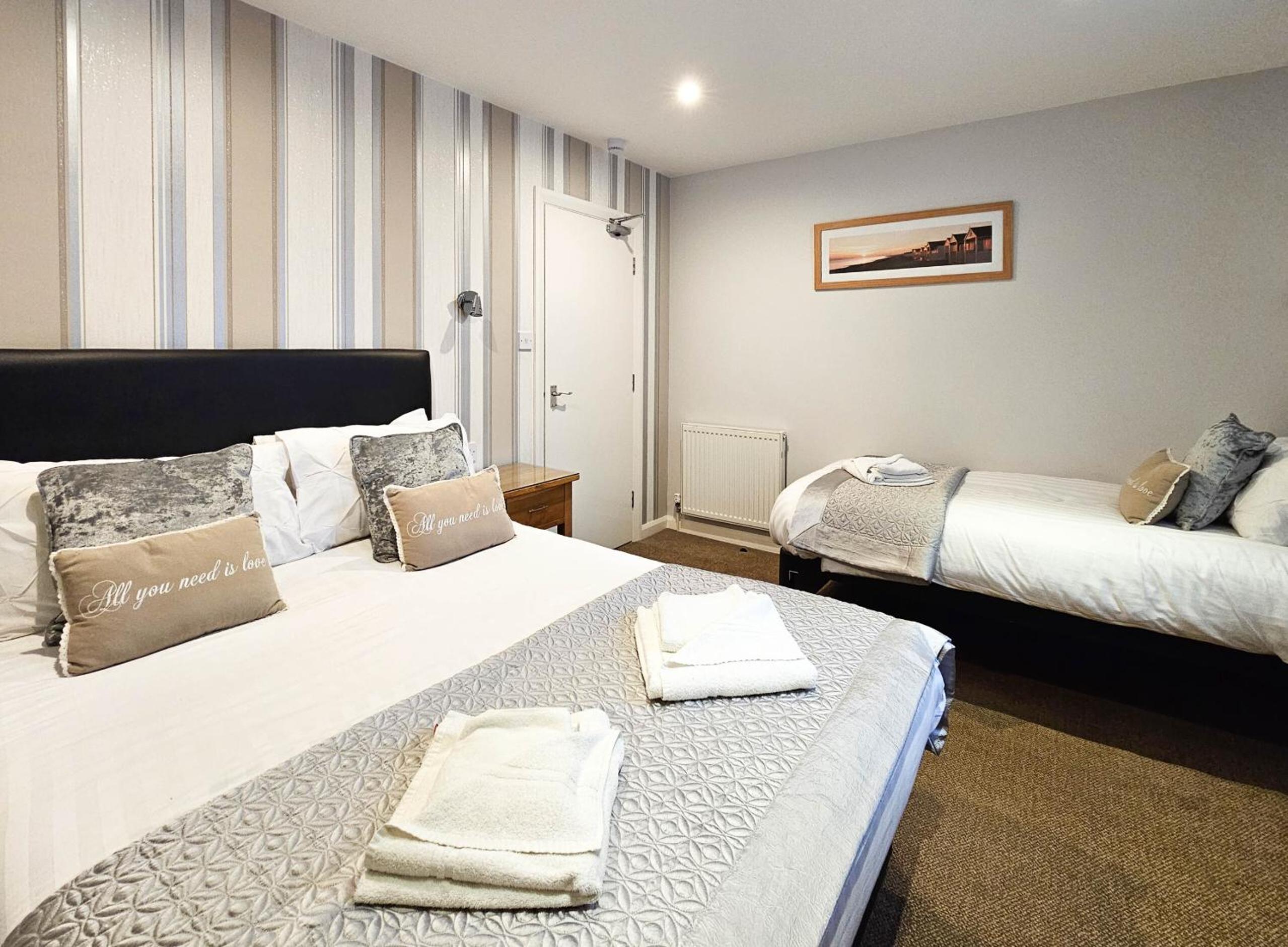 Pearl Suite view 3