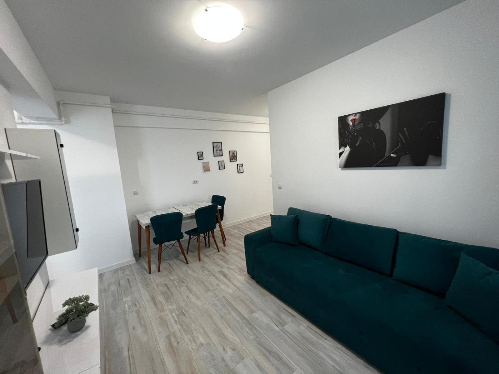 Cozy Lazar Acommodation - Palas Mall Iasi view 2