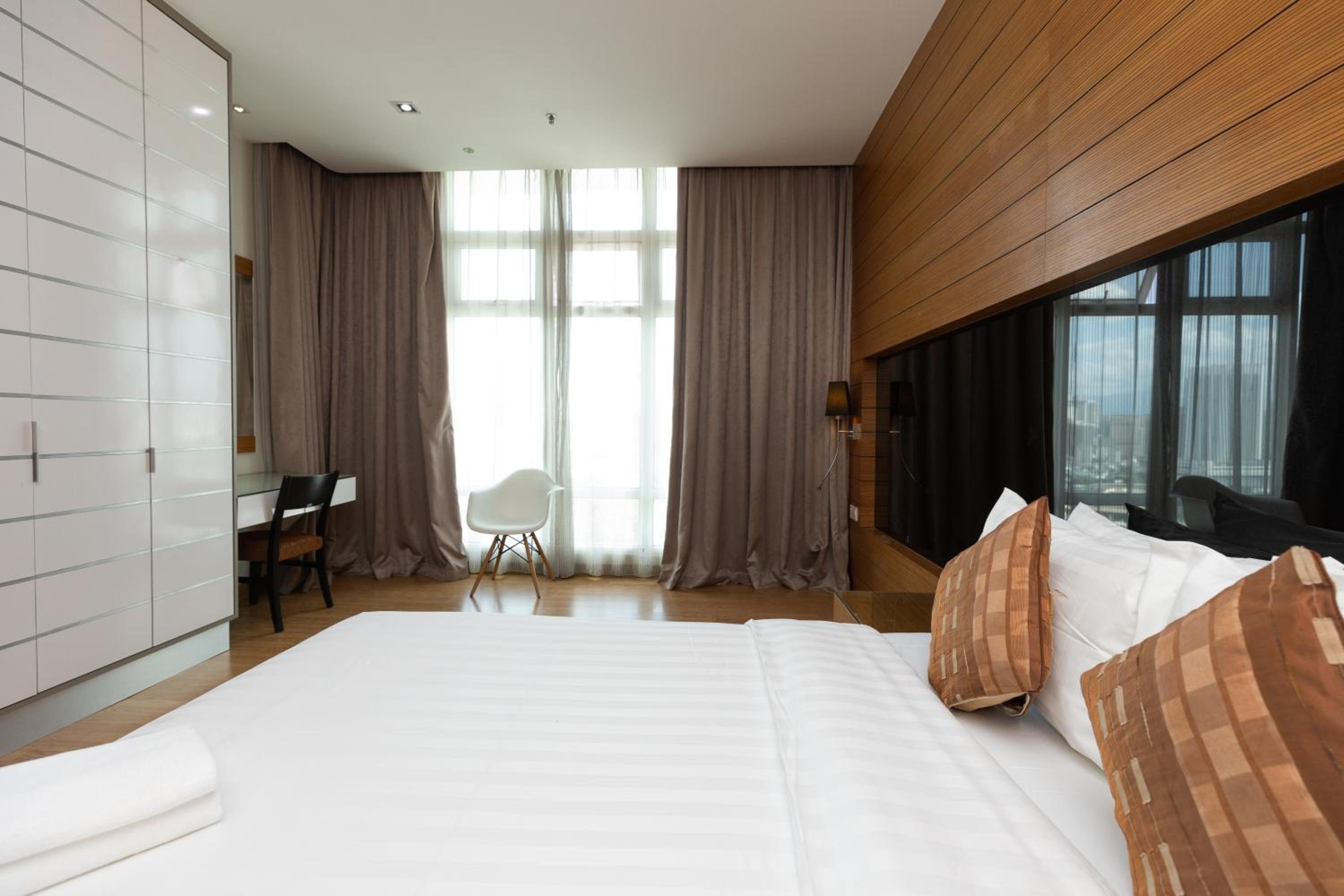 Dua Sentral Residence near KL Sentral by COBNB
