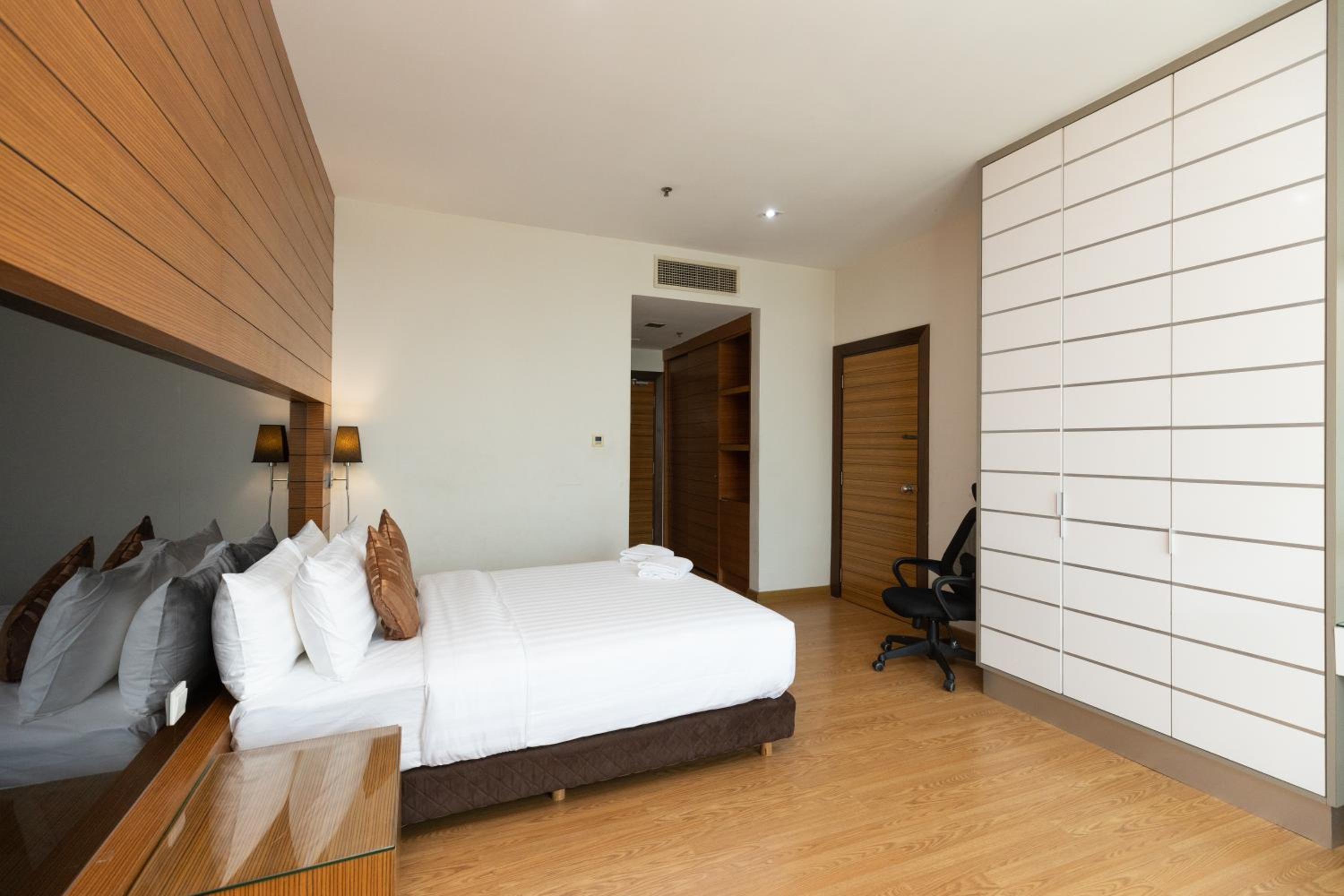 Dua Sentral Residence near KL Sentral by COBNB