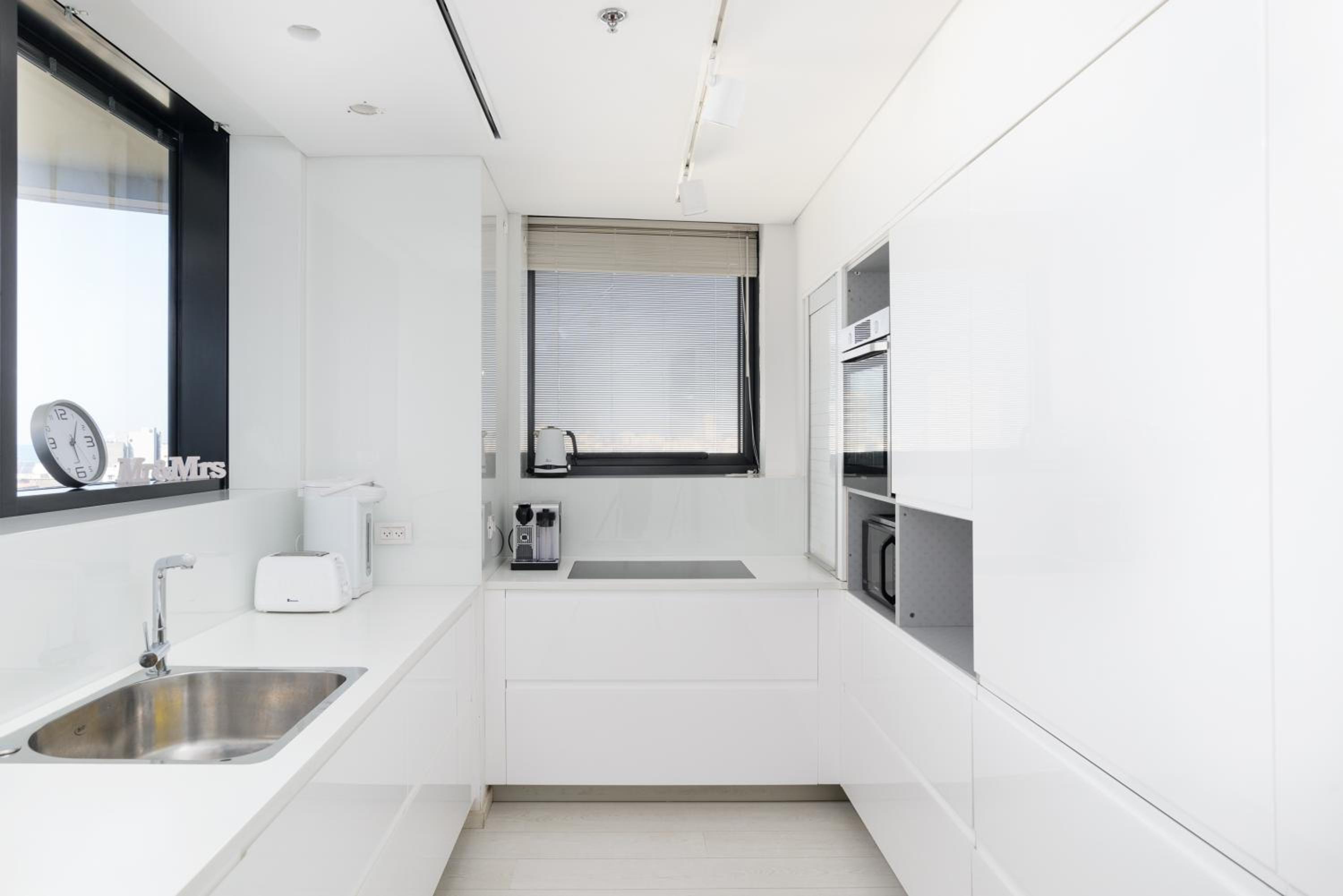 Mamad Bat Yam Luxury Terrace Sea View By Feelhome view 2