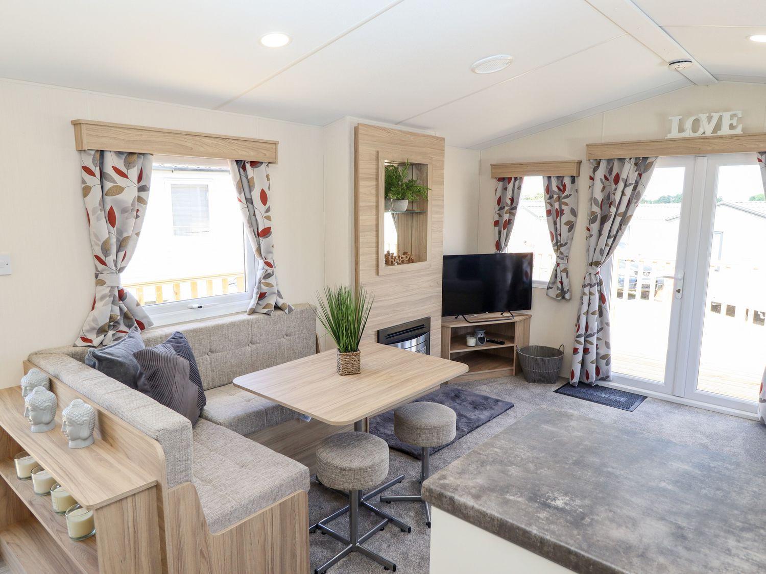 3 Bed New Lodge Sleeps 4 Pets Welcome view 3