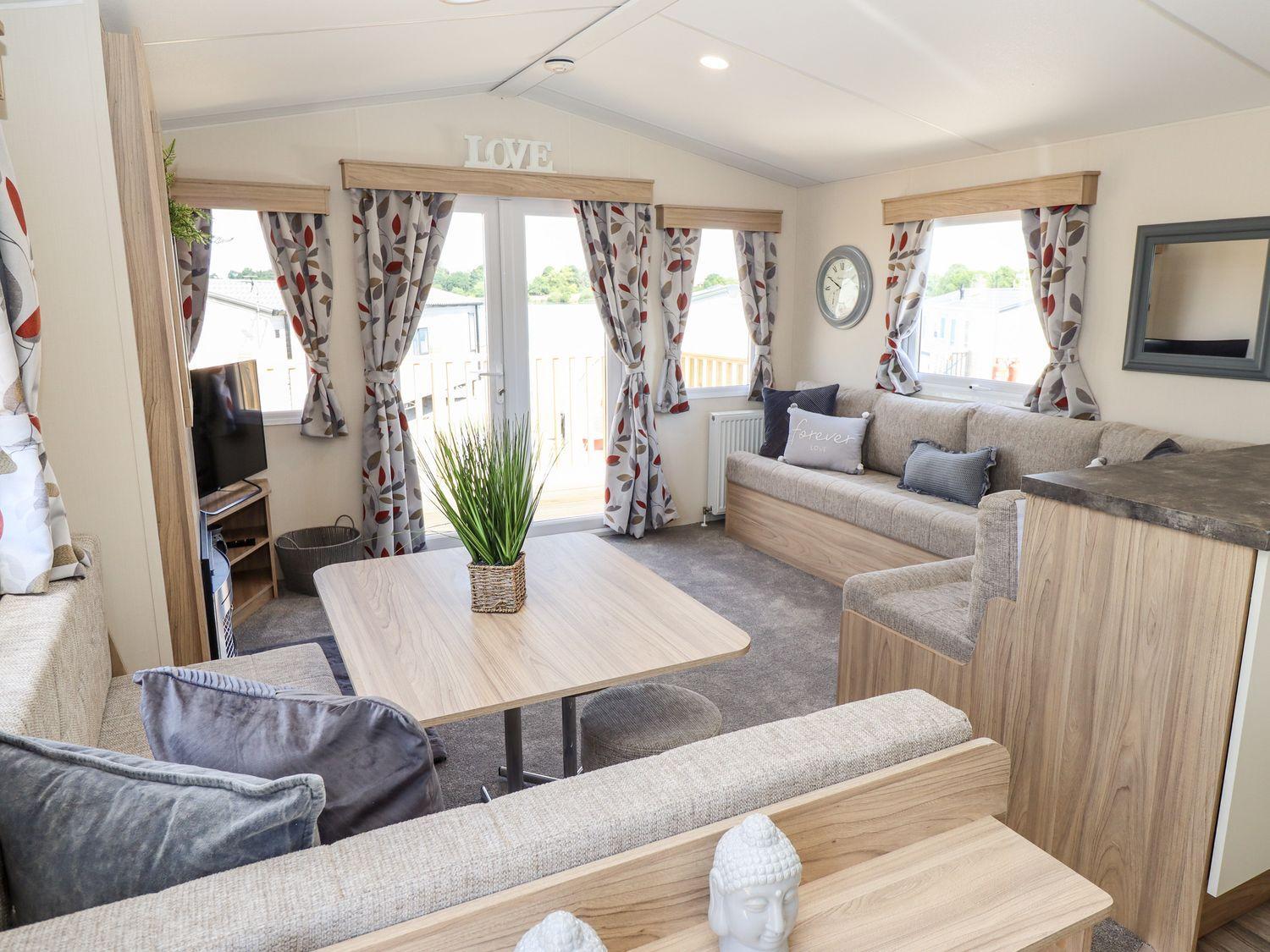 3 Bed New Lodge Sleeps 4 Pets Welcome view 2