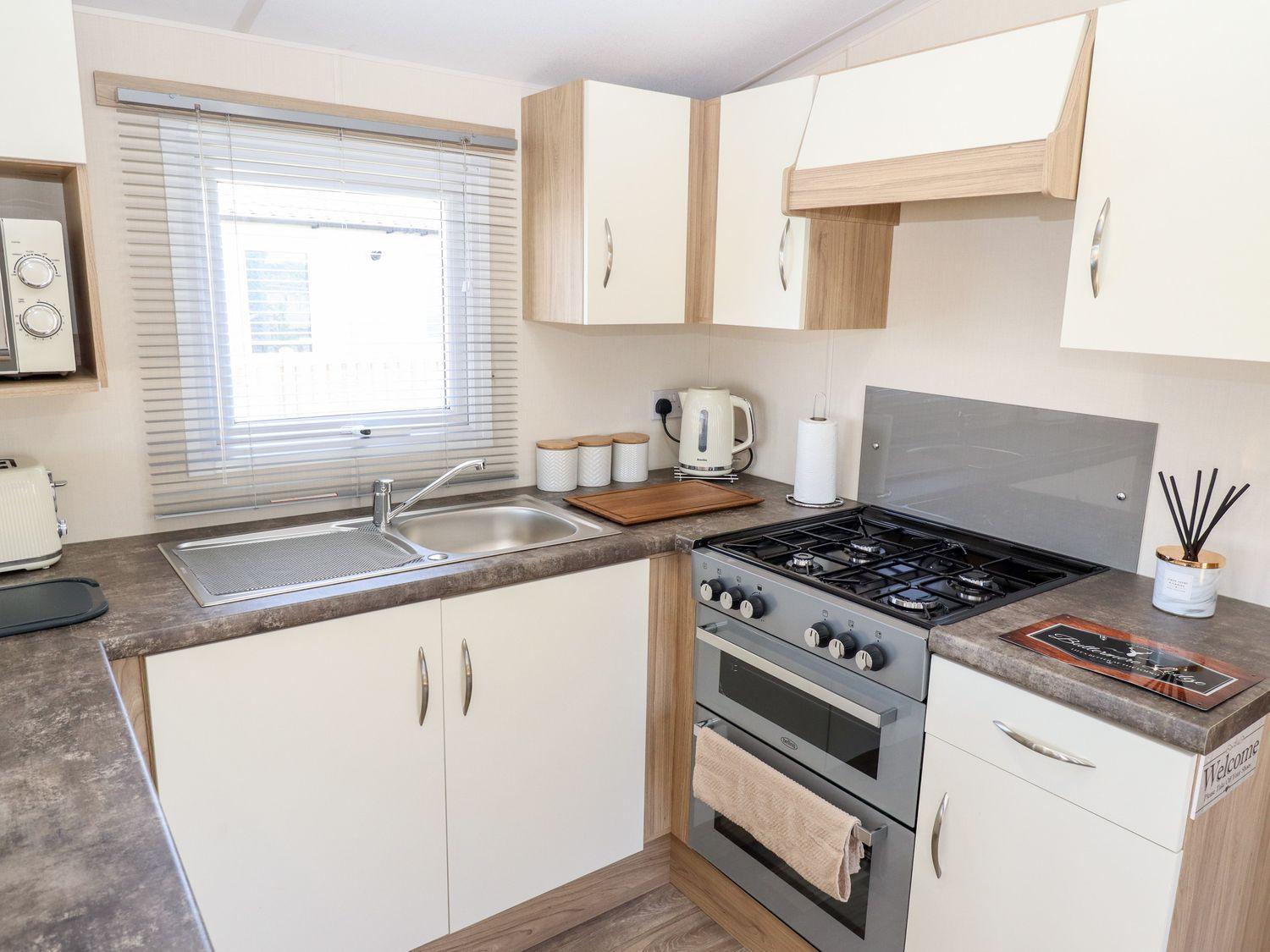 3 Bed New Lodge Sleeps 4 Pets Welcome view 5