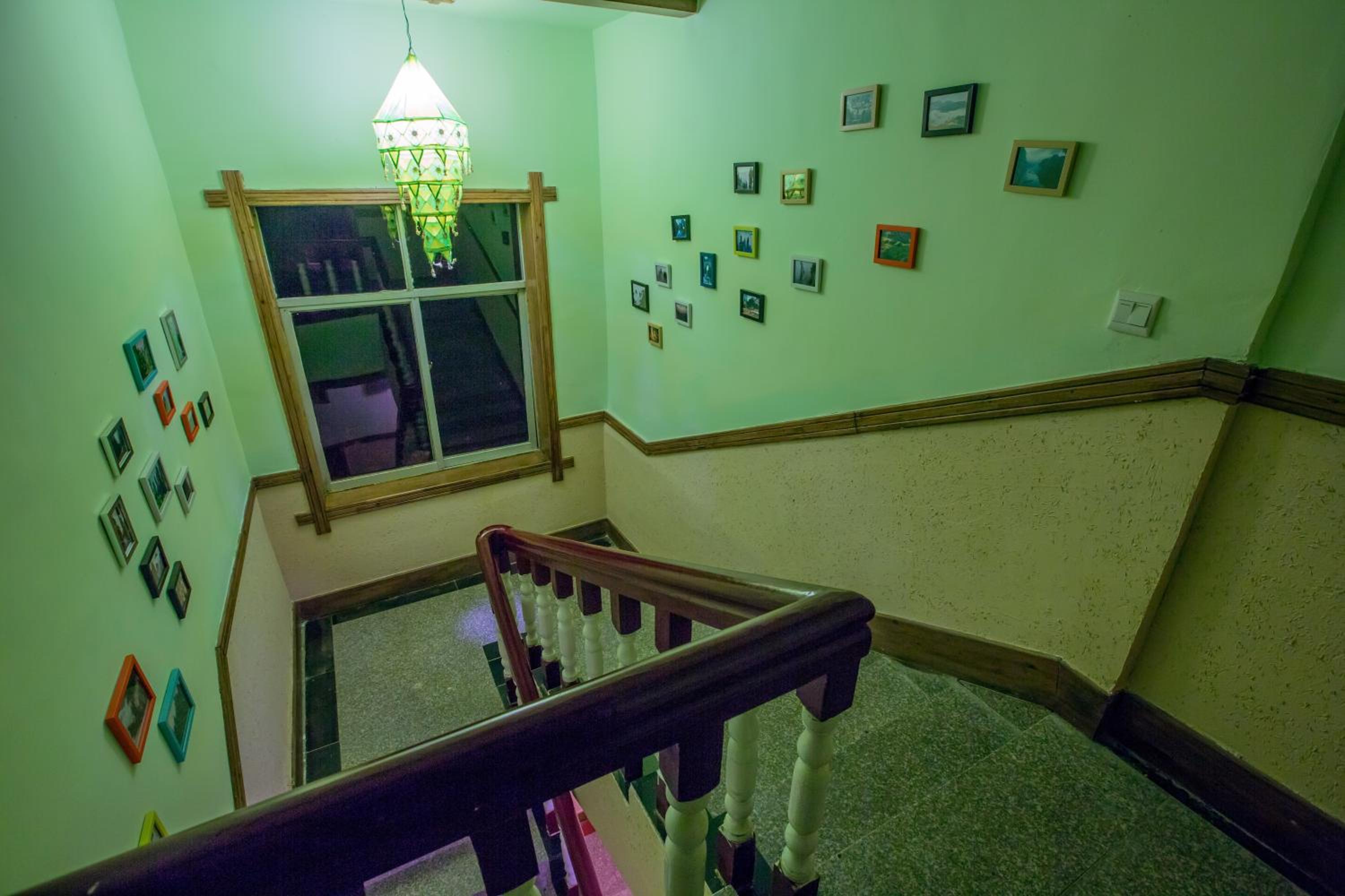 Zhangjiajie April Hostel
