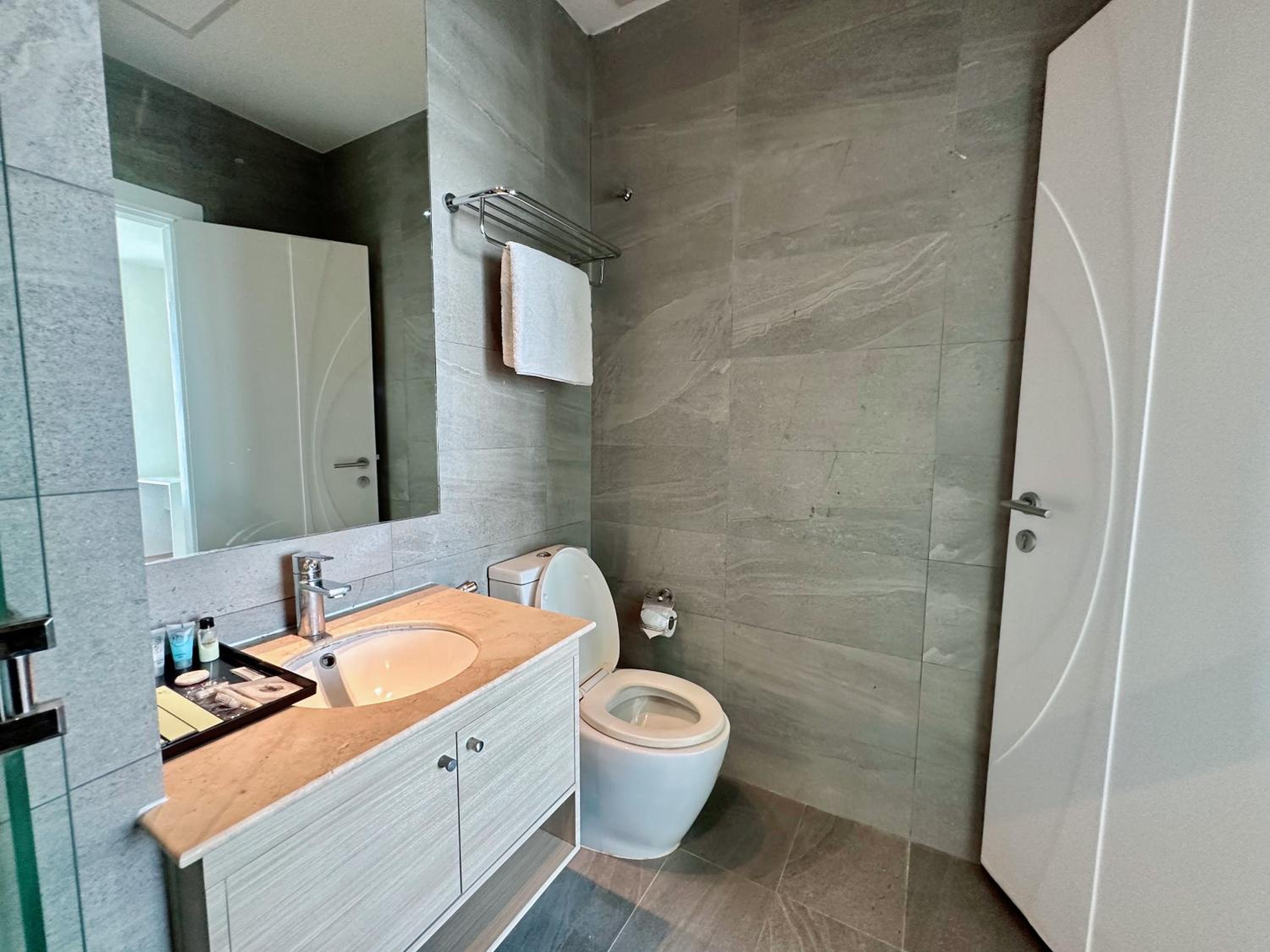 Infinity 28 Hotel and Residence
