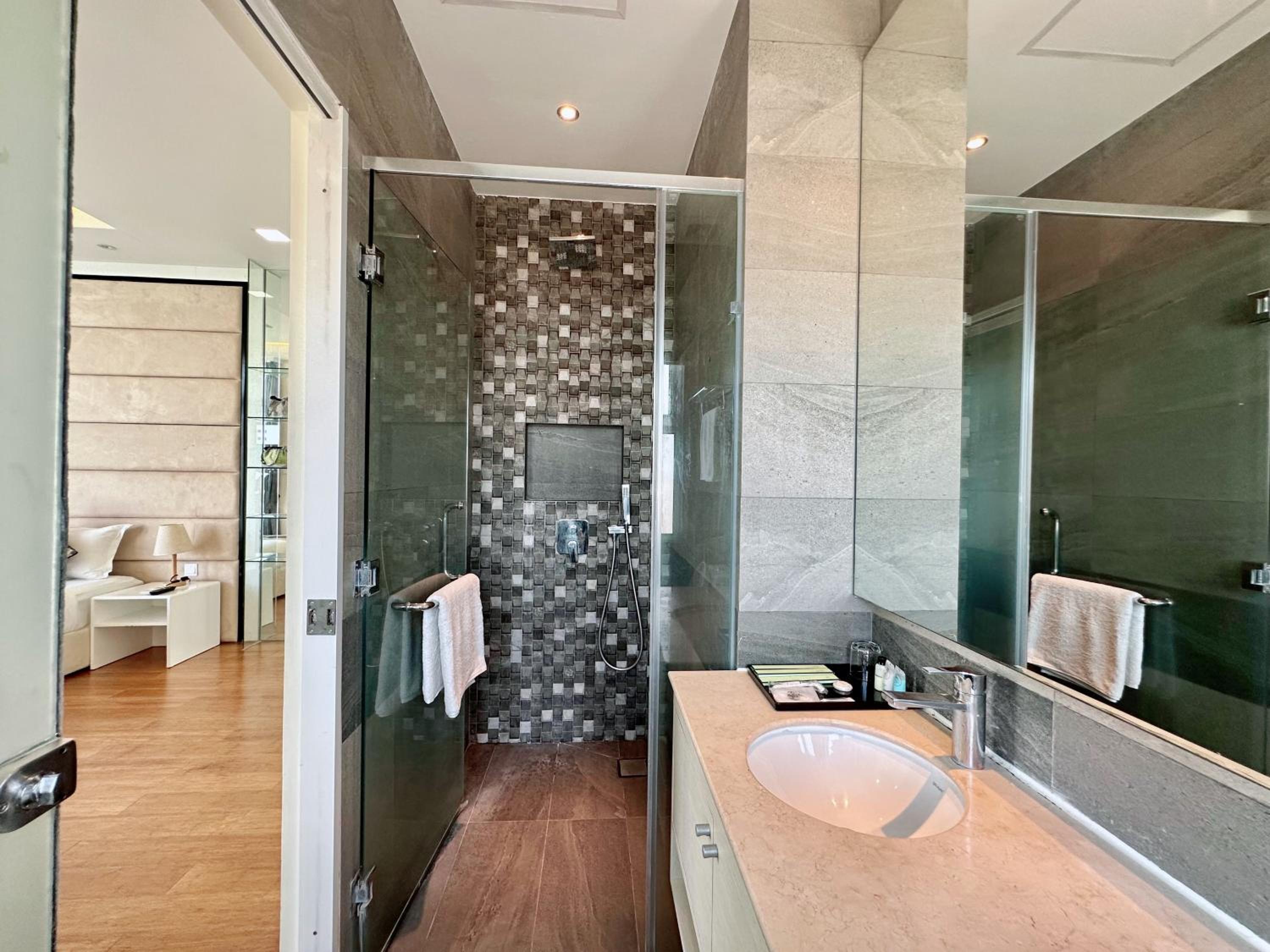 Infinity 28 Hotel and Residence