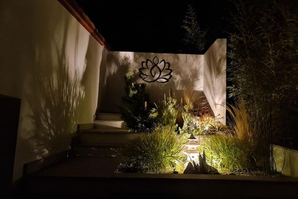 Villa piscine balnéothérapie et jacuzzi entièrement privée