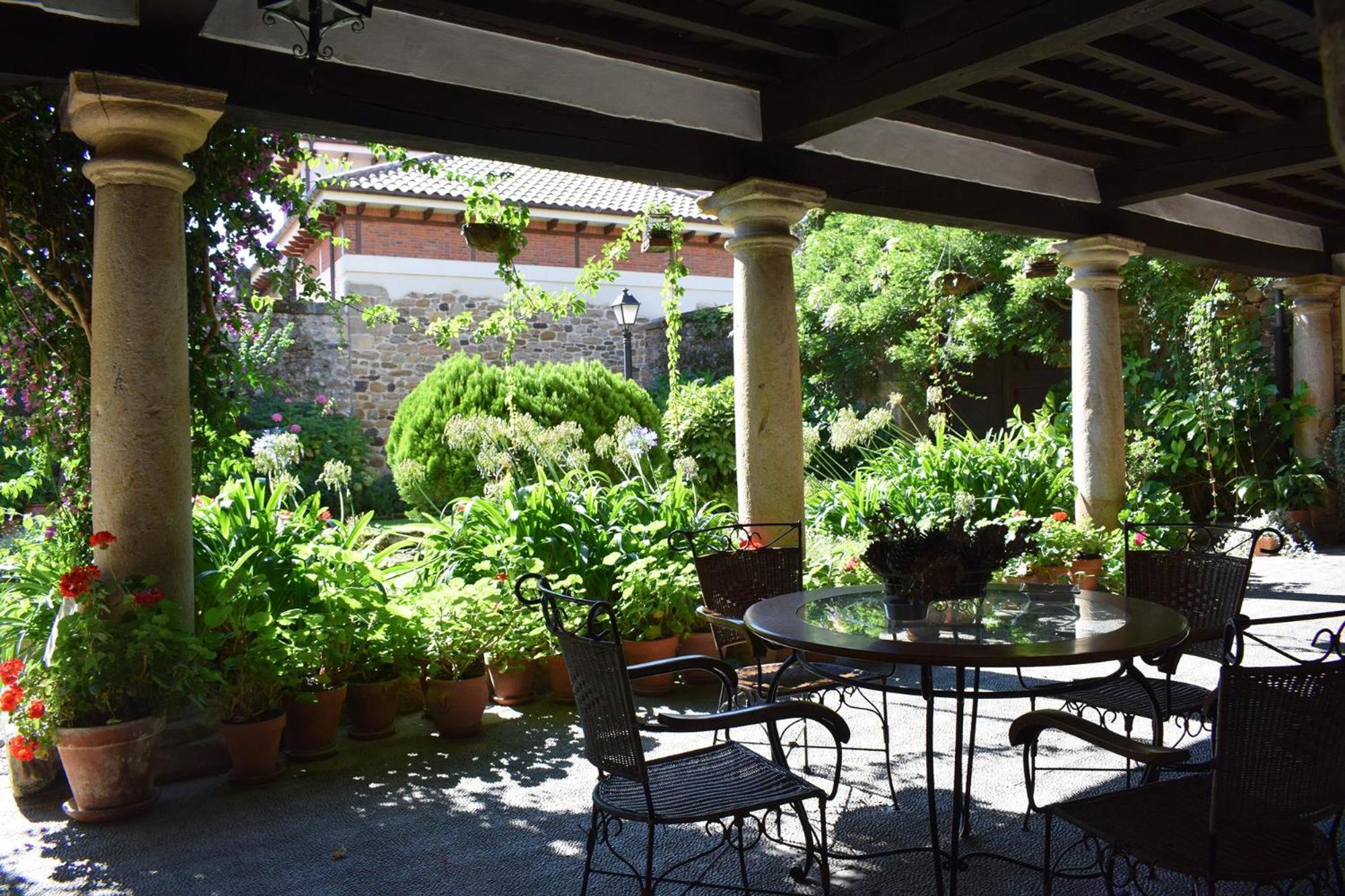 Apartamentos Casona de Linares