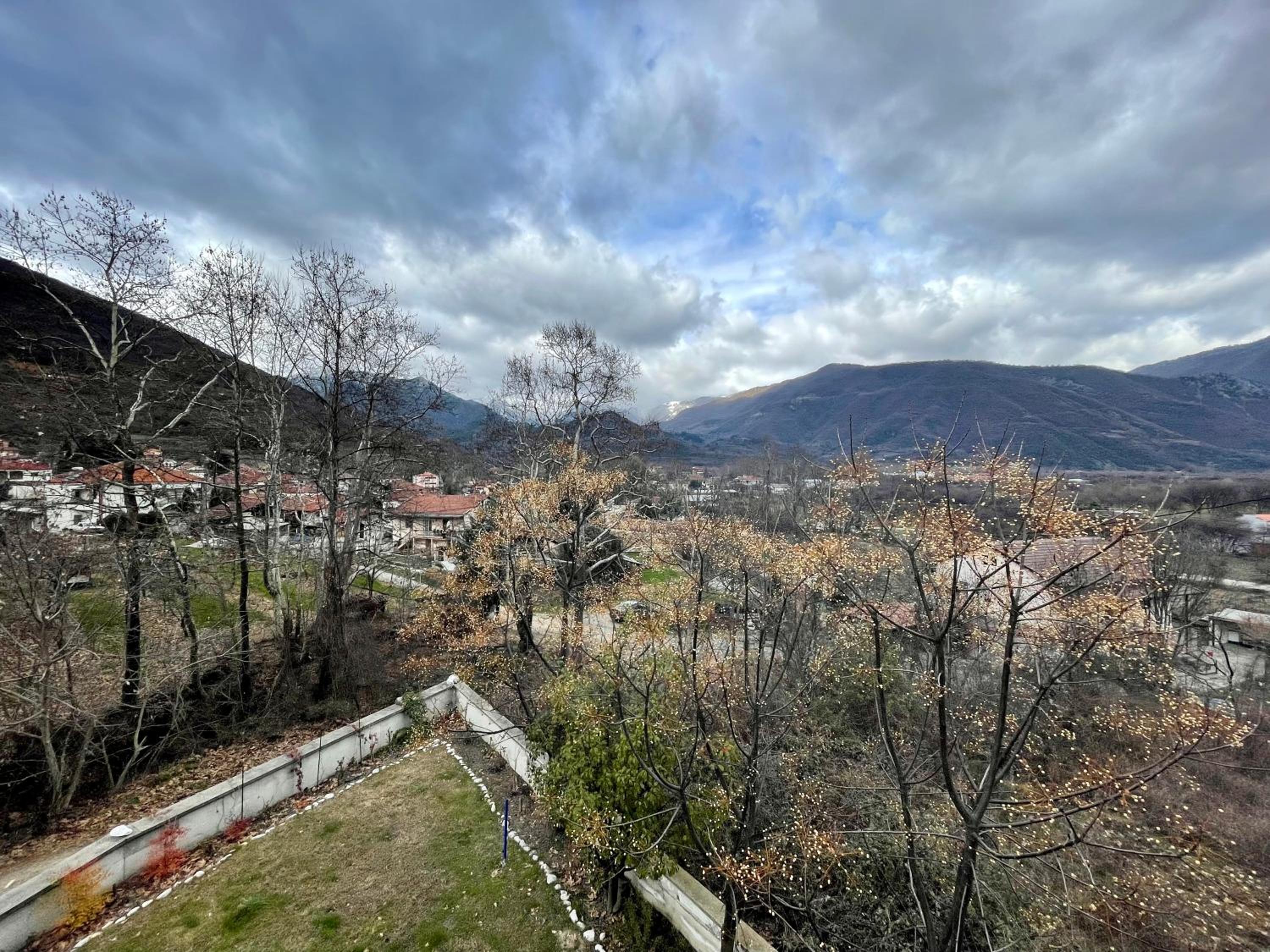 Hilltop Lodge Orma view 3
