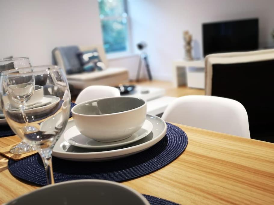 New Ground floor apartment, 4 mins walk to beach view 5