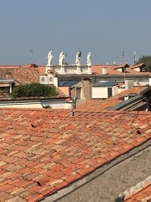 Romantic studio in the historical heart of Padova license loc 01457 view 2