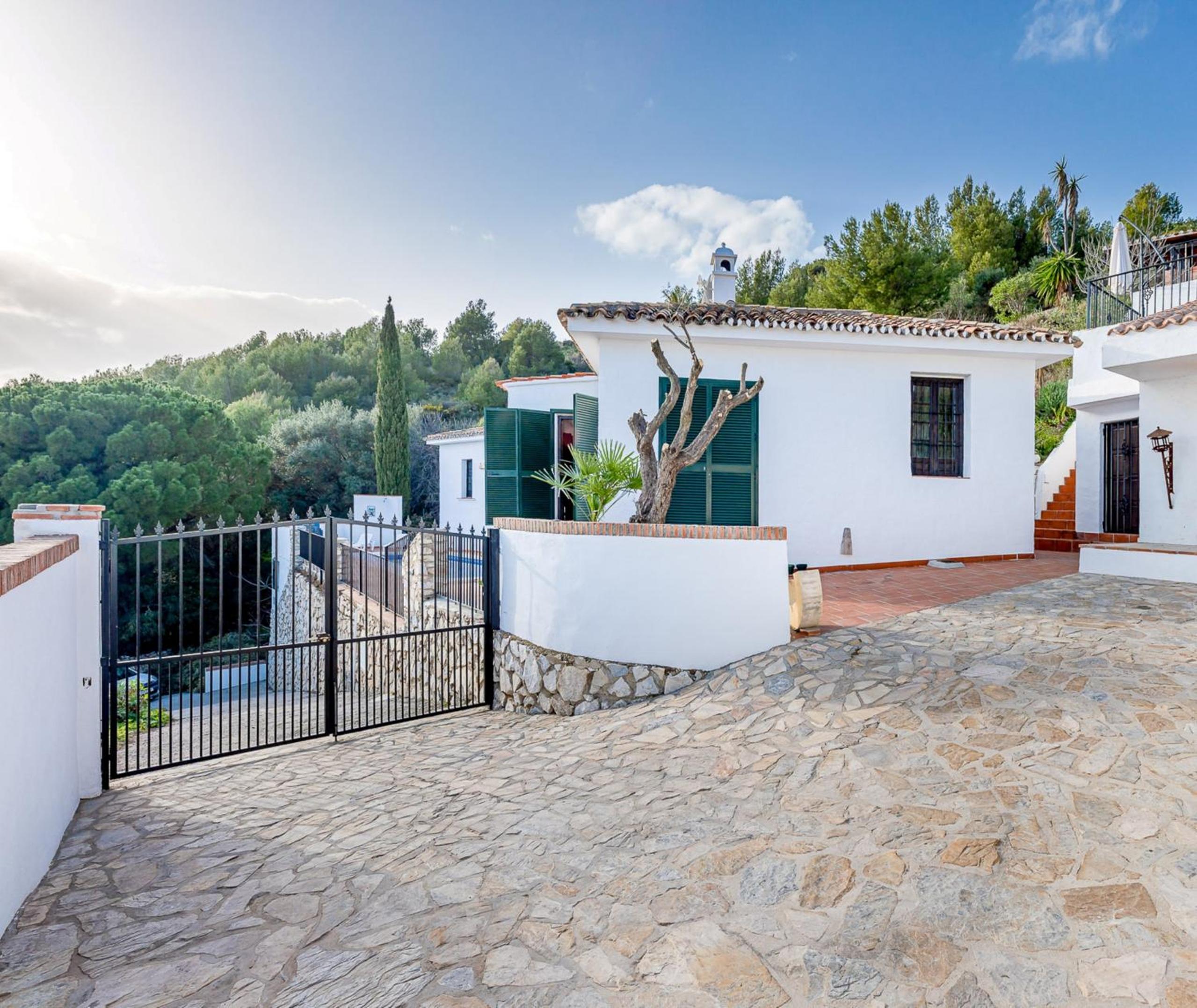 Spectacular views private villa Valtocado