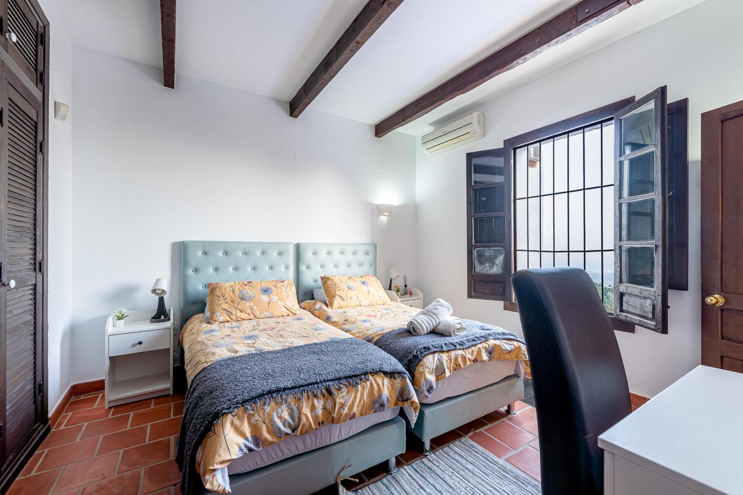 Spectacular views private villa Valtocado