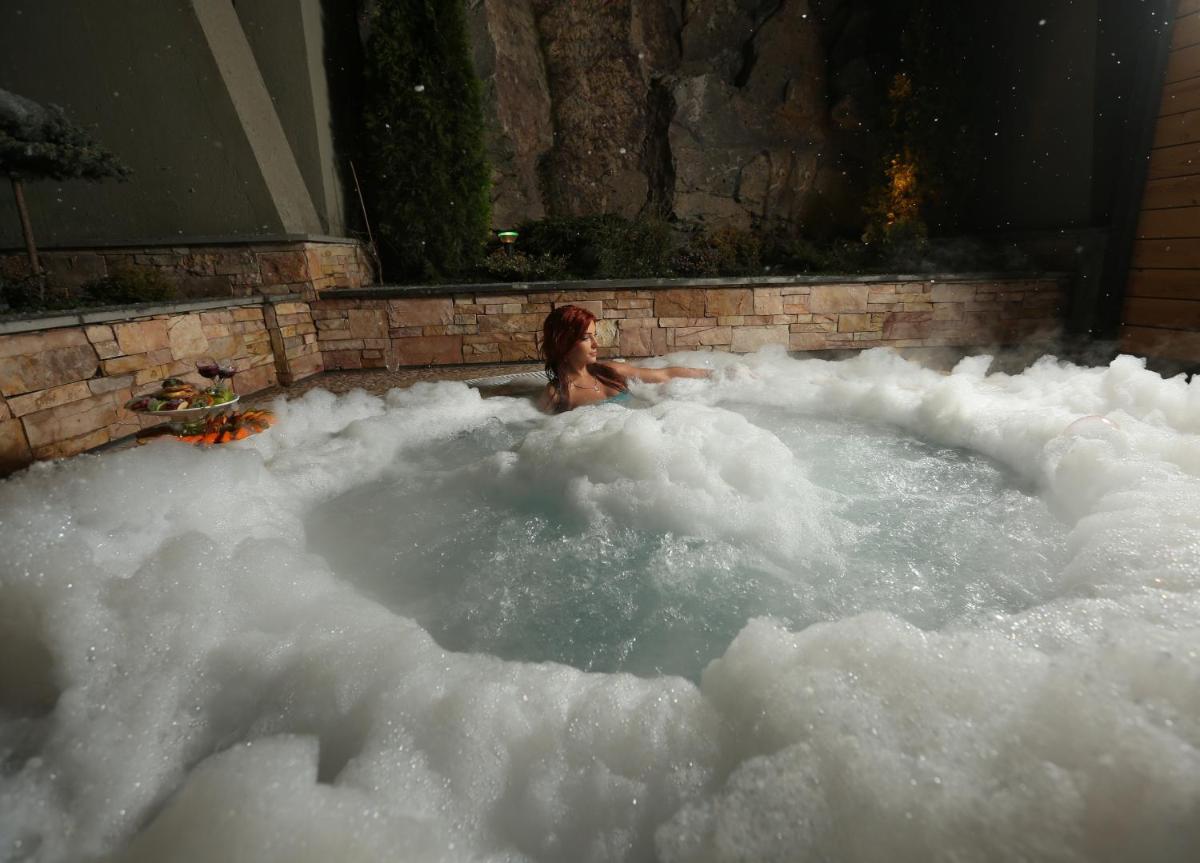Jacuzzi