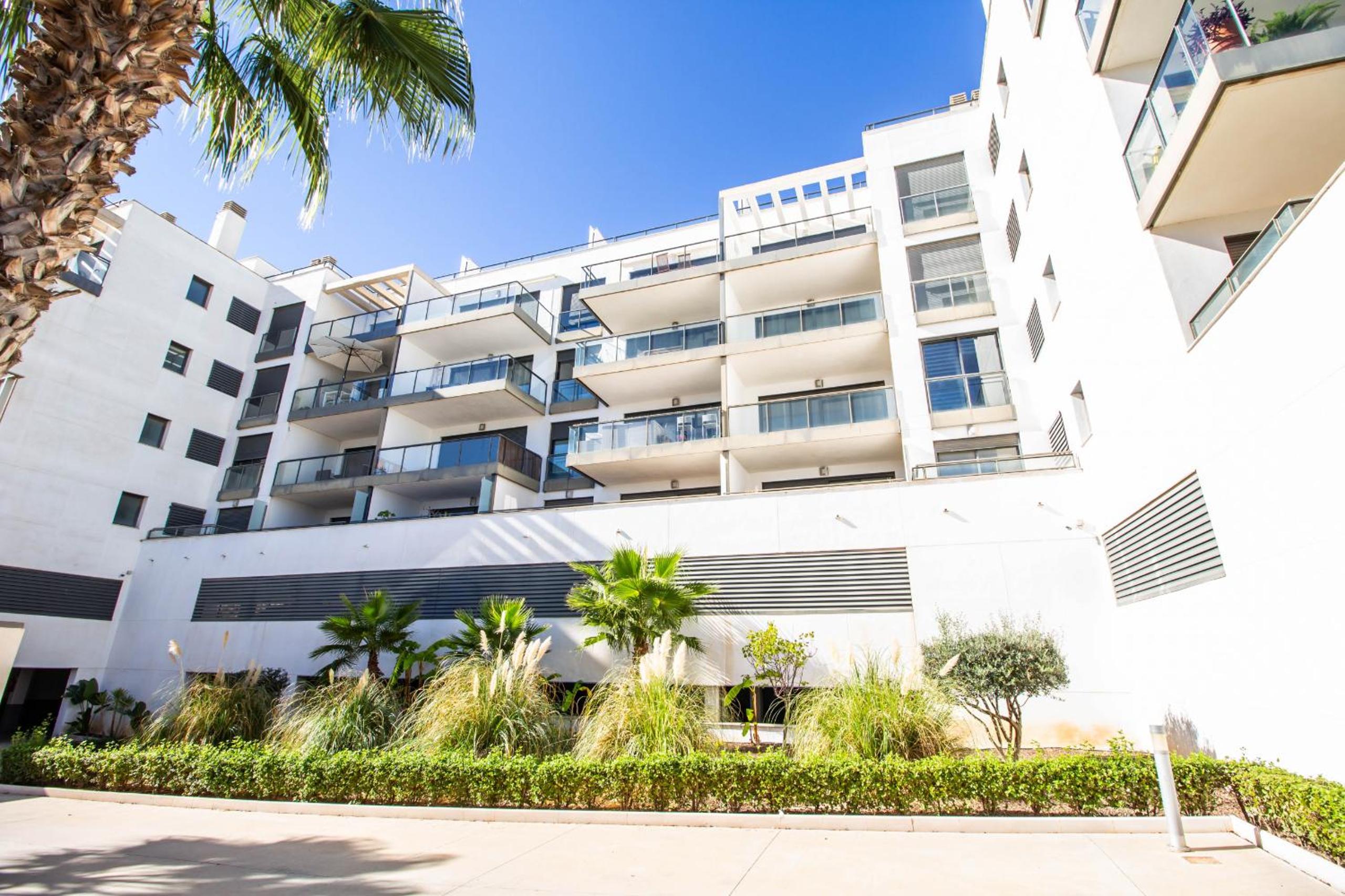 3082 Res LOMAS DE CAMPOAMOR view 2