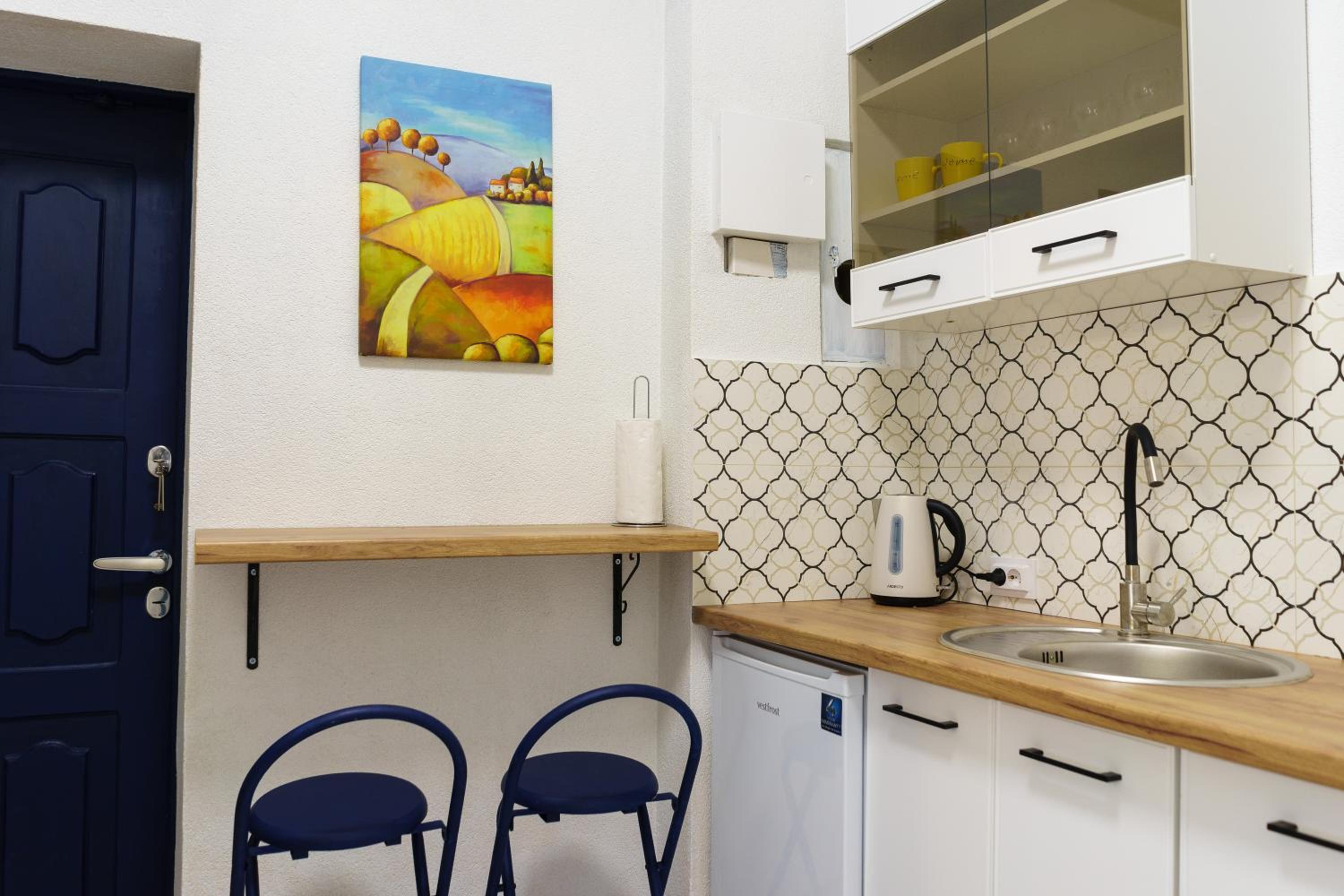 Charming apartments in the heart of Lviv - Valova, Nasypna Str view 3
