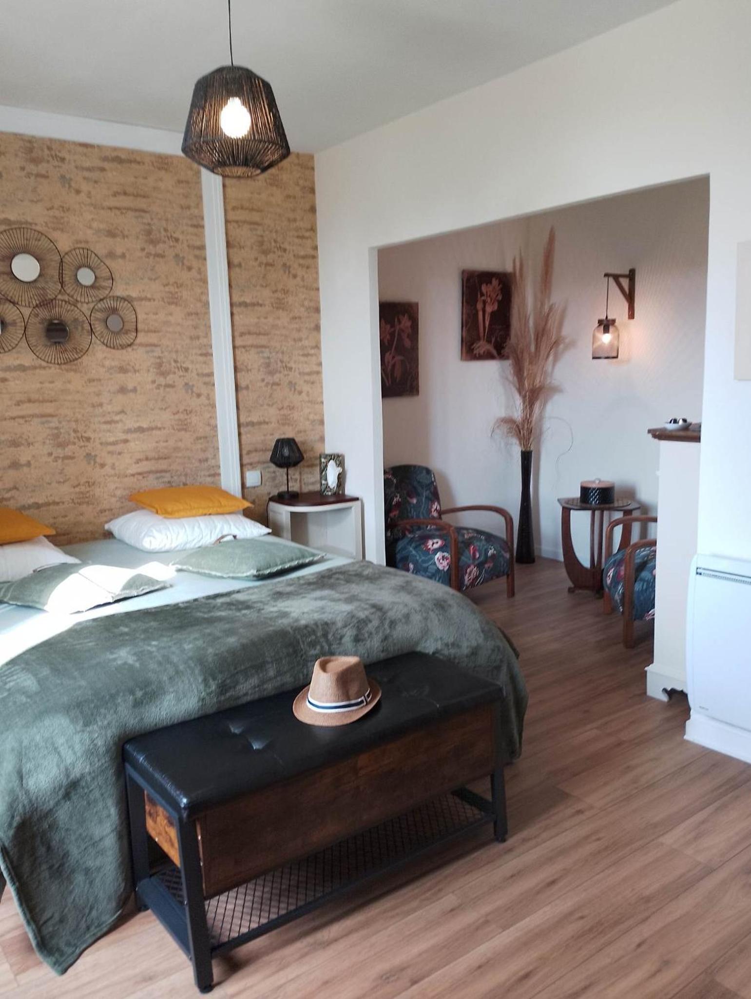 La Ménardière Serenitatis chambre d'hôtes petit déjeuner compris view 5