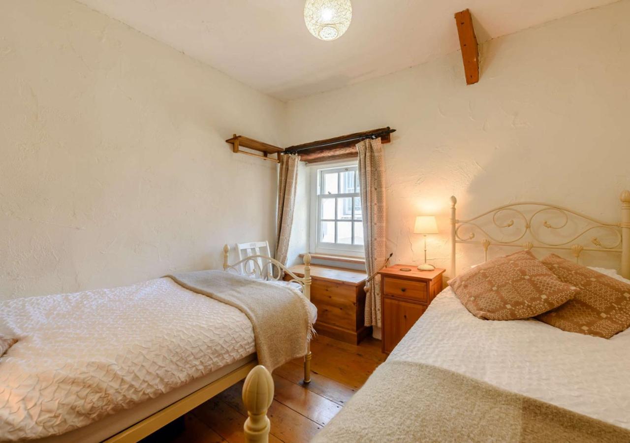 2 Bed in St Davids oc-30269 view 3