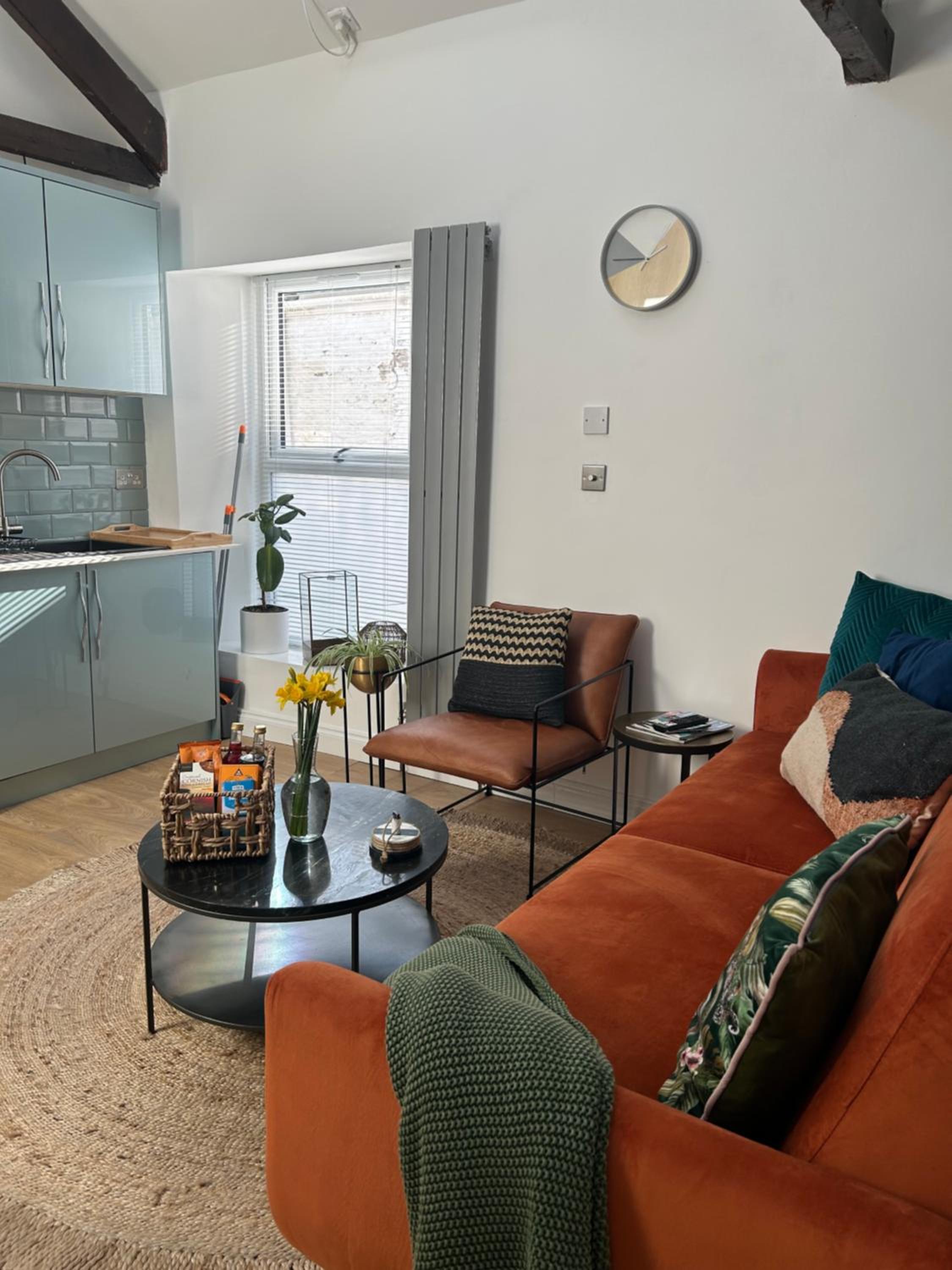 Stylish Central Famouth Studio with Parking | WiFi | view 3
