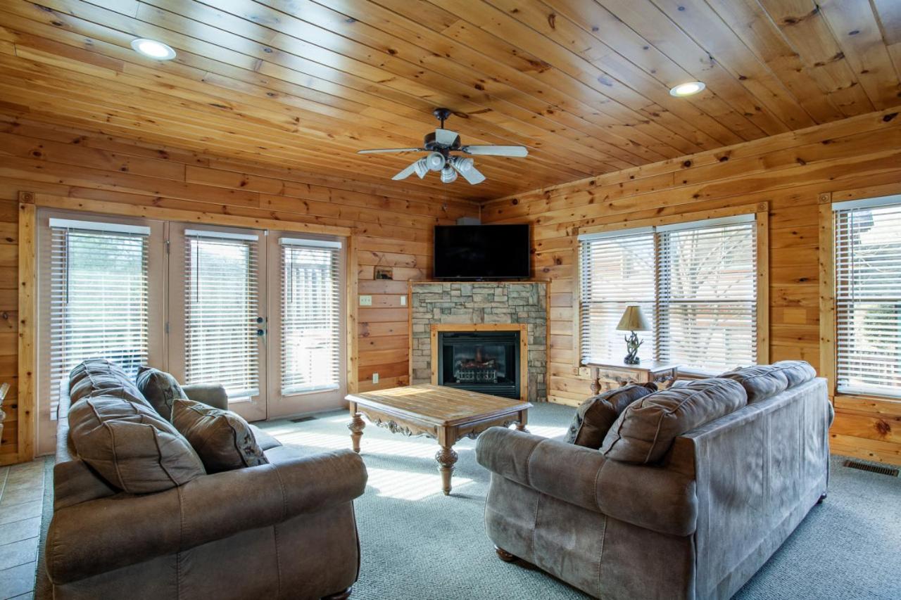 Firefly Falls MTN View Hot Tub Game Room view 3