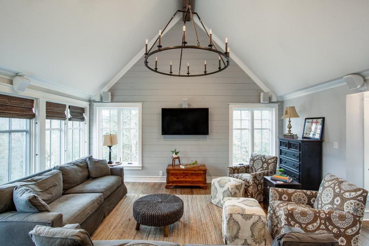 Lakeside Retreat - Private Lake Access