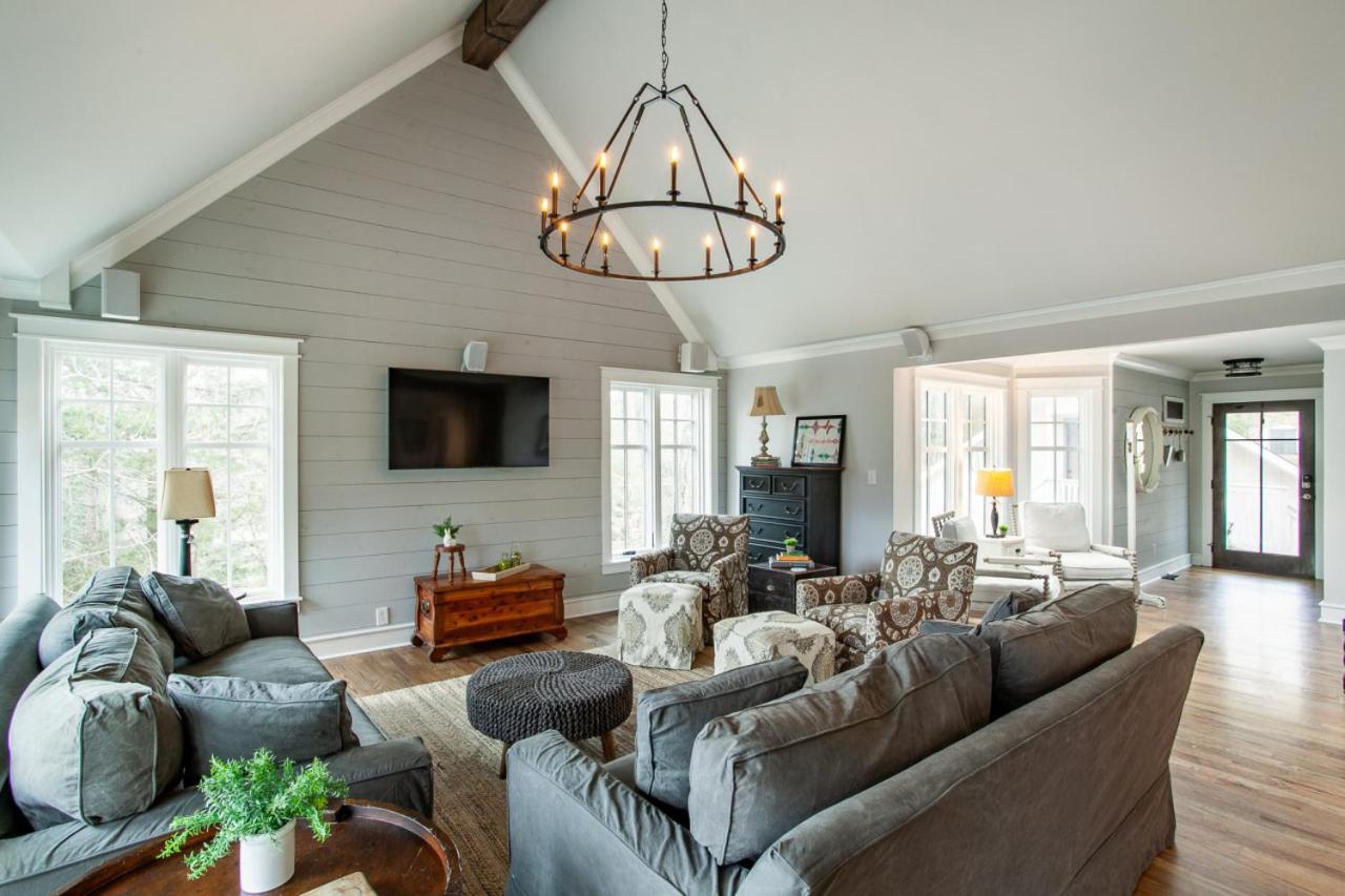 Lakeside Retreat - Private Lake Access